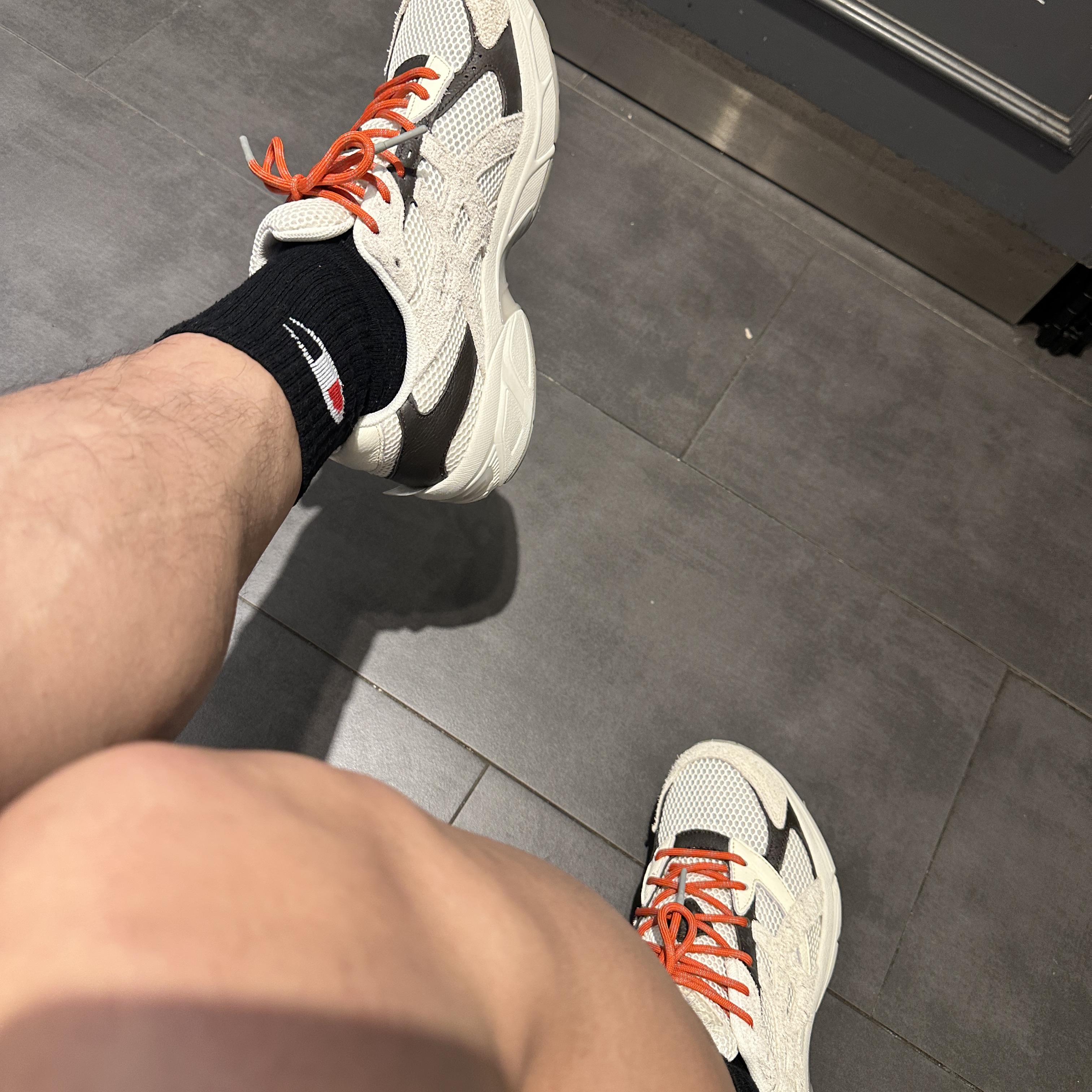 Asics x Hal Studios Gel-1130 MK-III Glacier 착용 스타일
