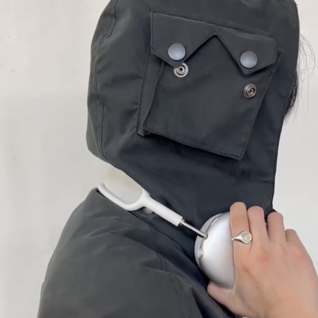 Full of Ssun Multi Pocket Hood Jacket Black, Apple AirPods Max Lightning Silver (Korean Ver.) 착용 스타일 - 3