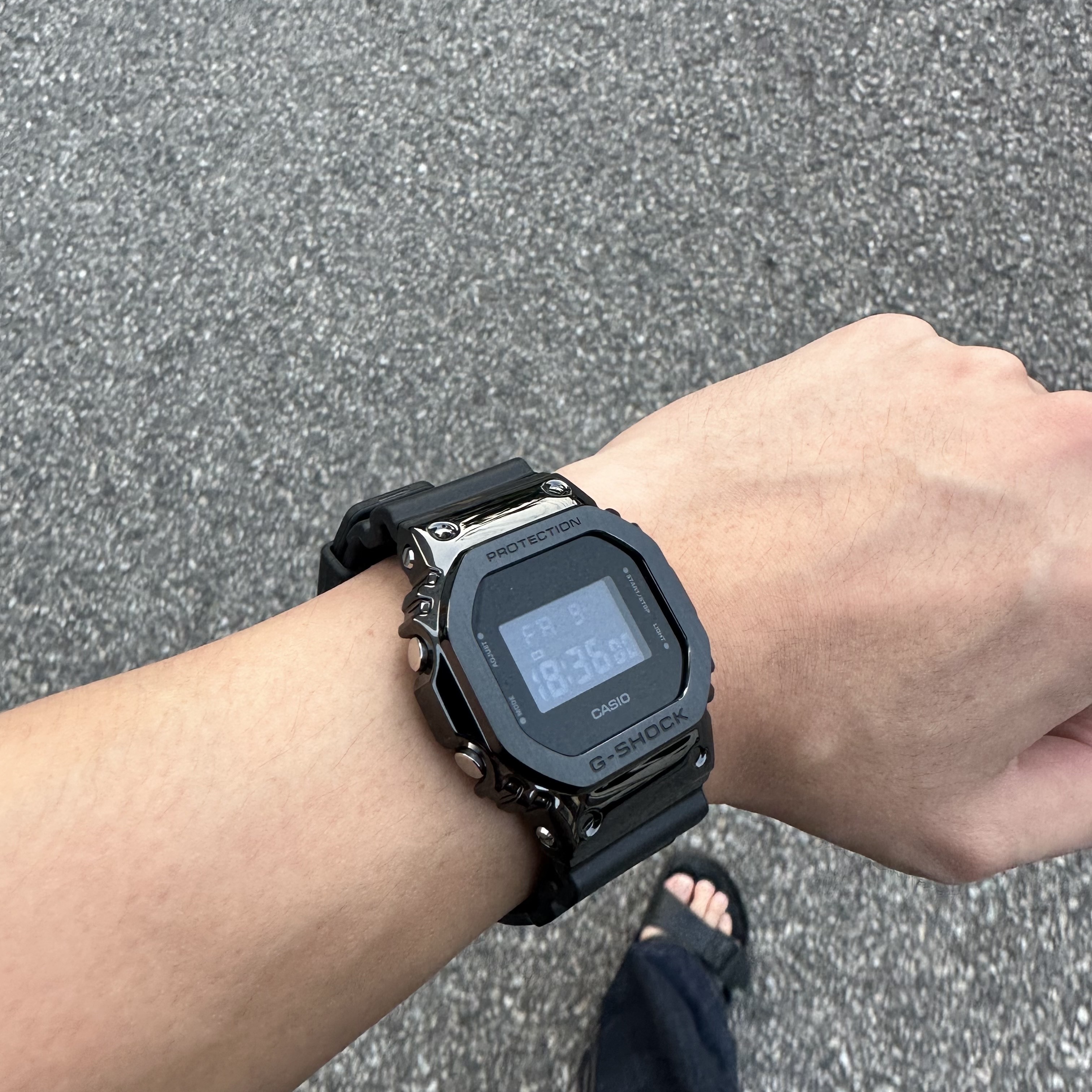 Casio G-Shock GM-5600B-1 착용 스타일