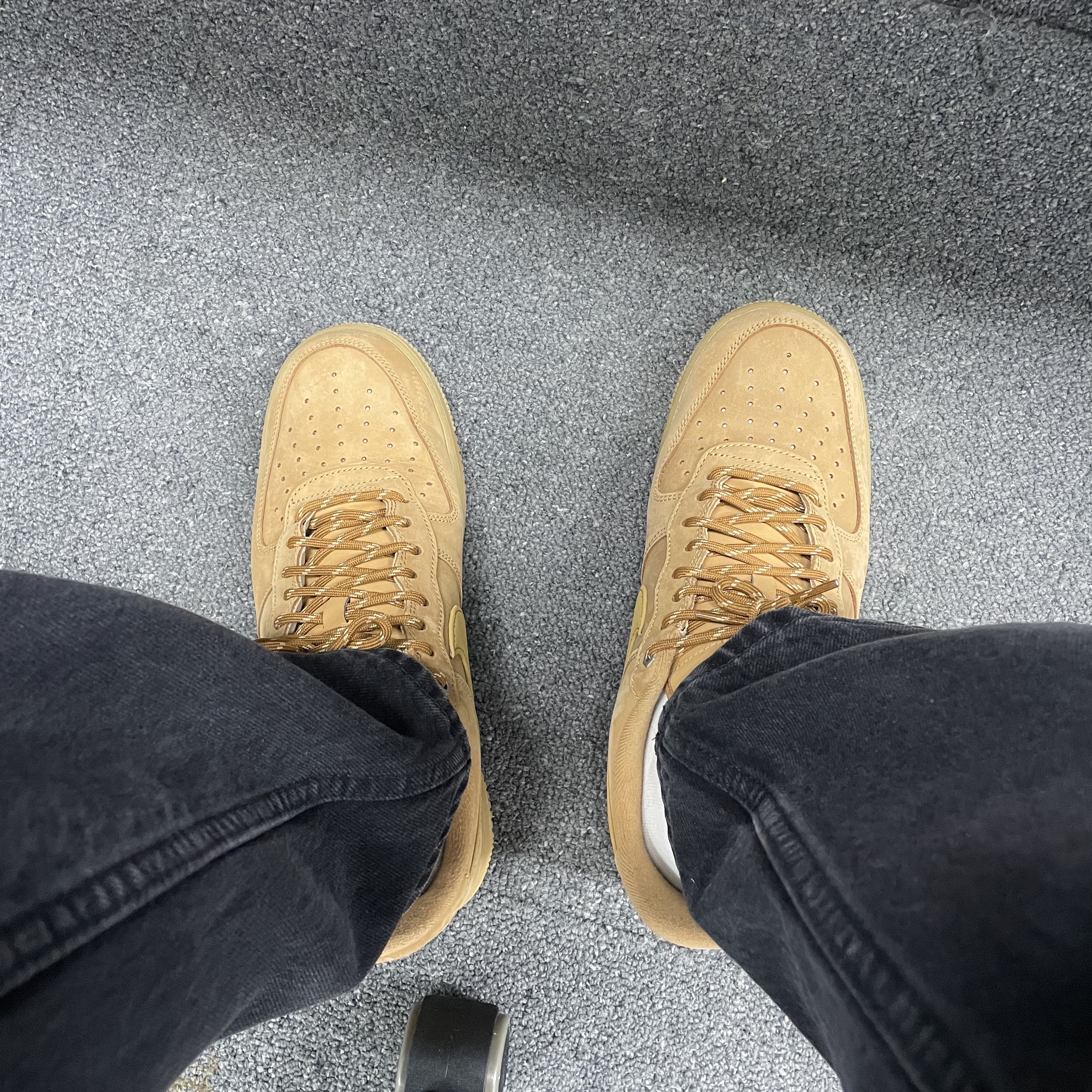 Nike Air Force 1 '07 WB Flax 착용 스타일