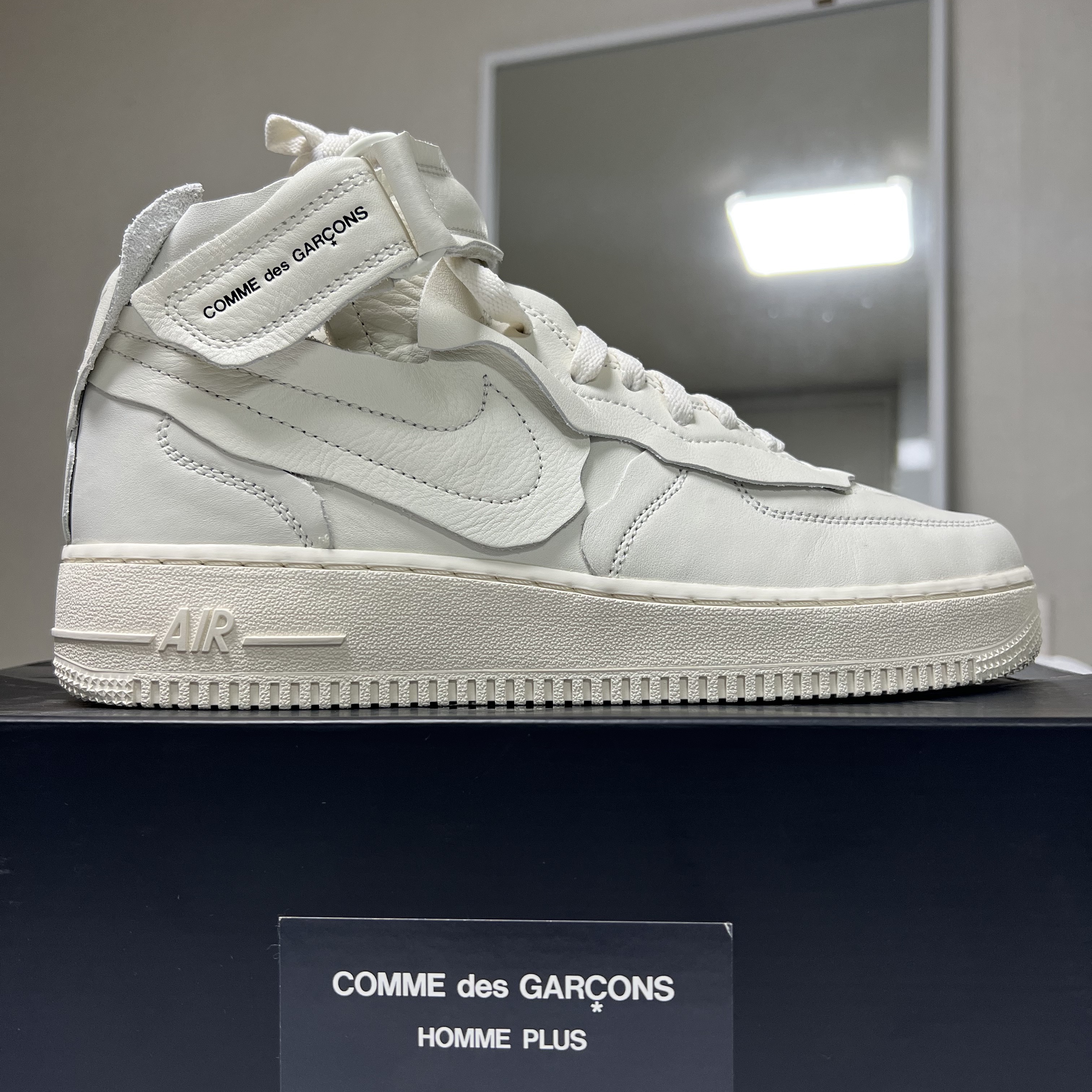 Nike x Comme des Garcons Homme Plus Air Force Mid White 착용 스타일 - 1