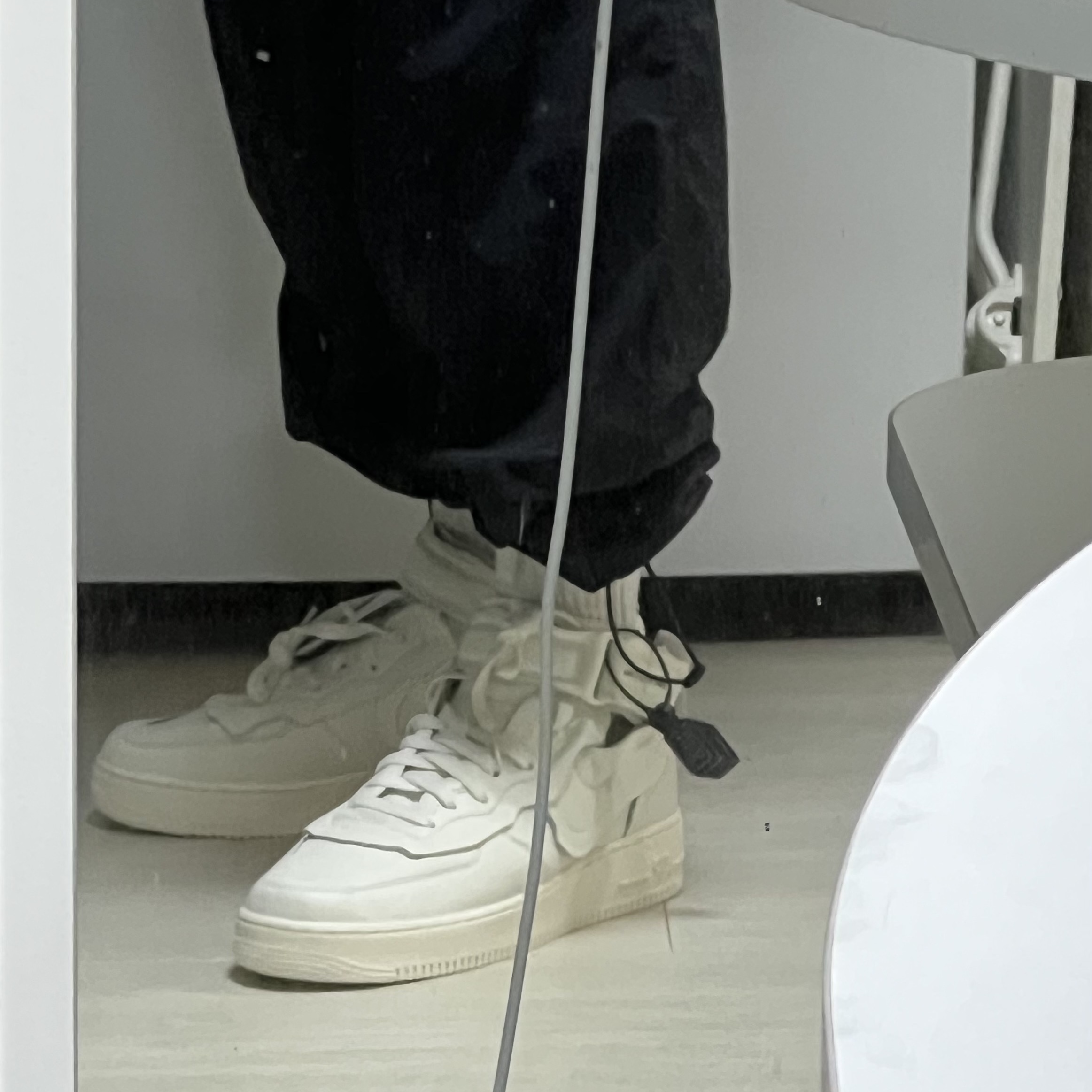 Nike x Comme des Garcons Homme Plus Air Force Mid White 착용 스타일 - 2
