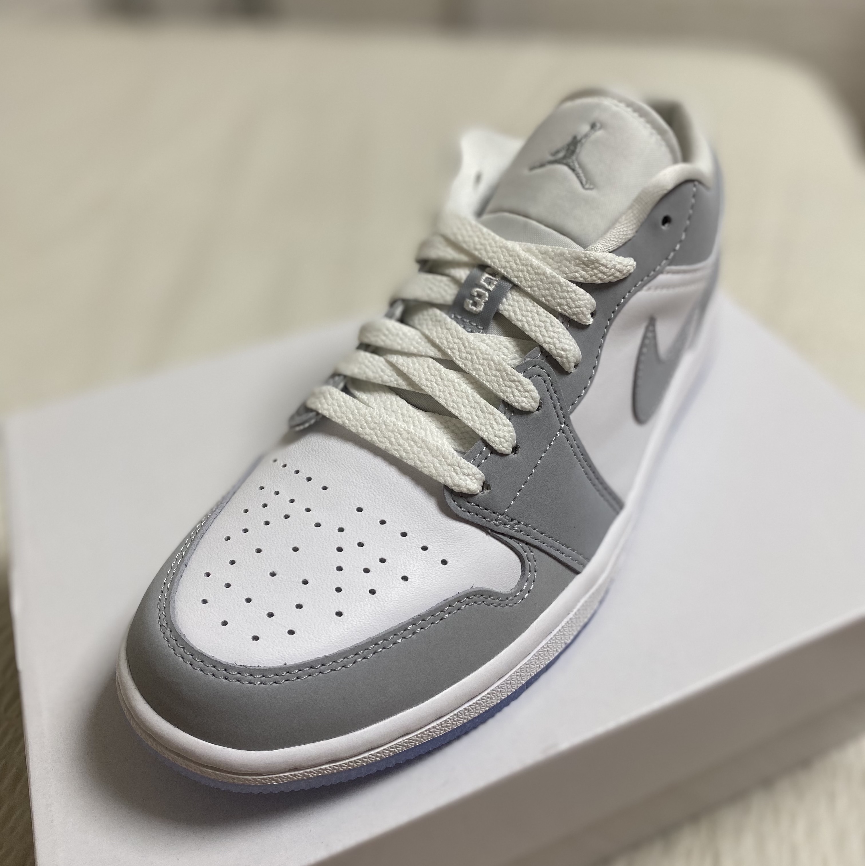 (W) Jordan 1 Low White Wolf Grey 착용 스타일