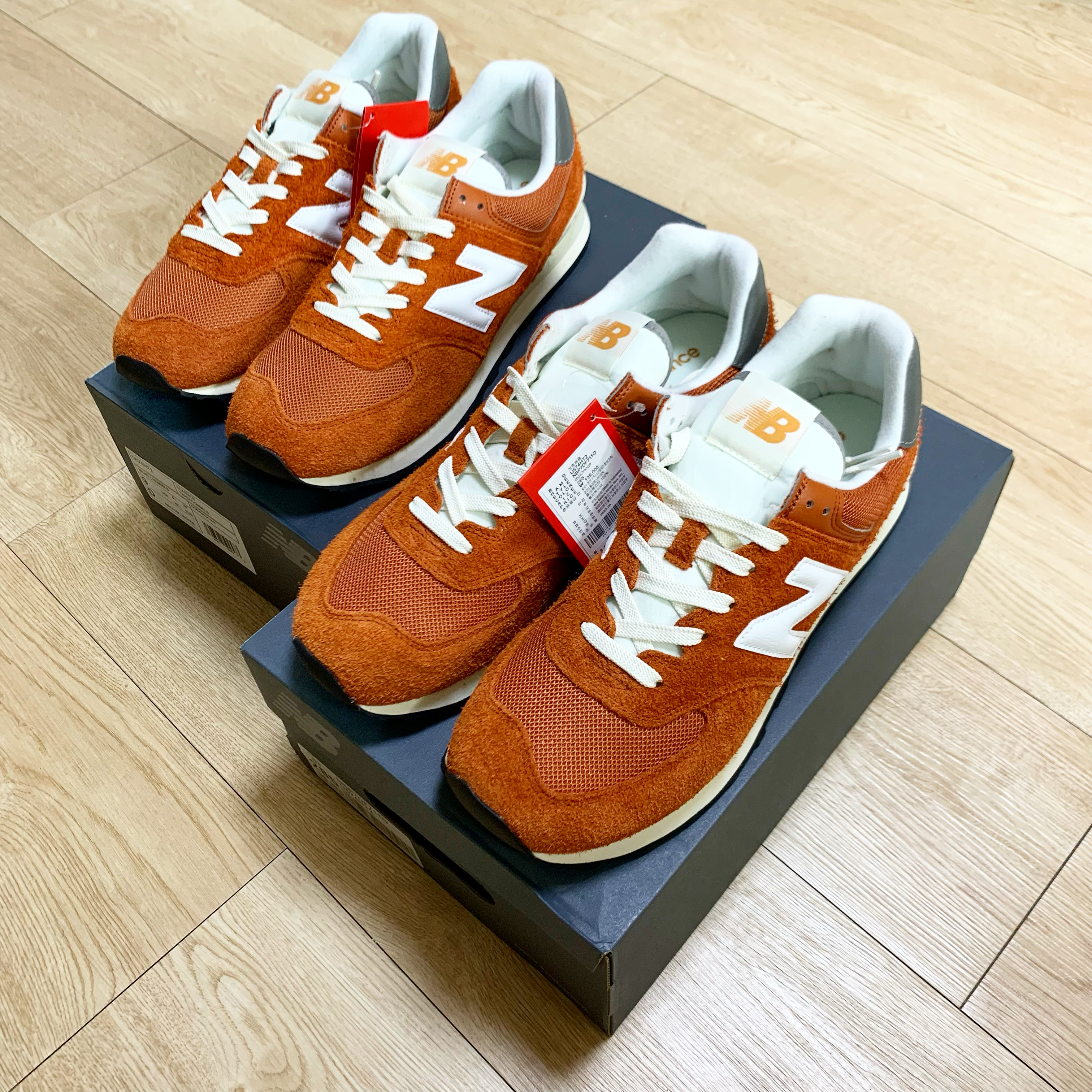 New Balance 574 Heritage Orange Burst White 착용 스타일