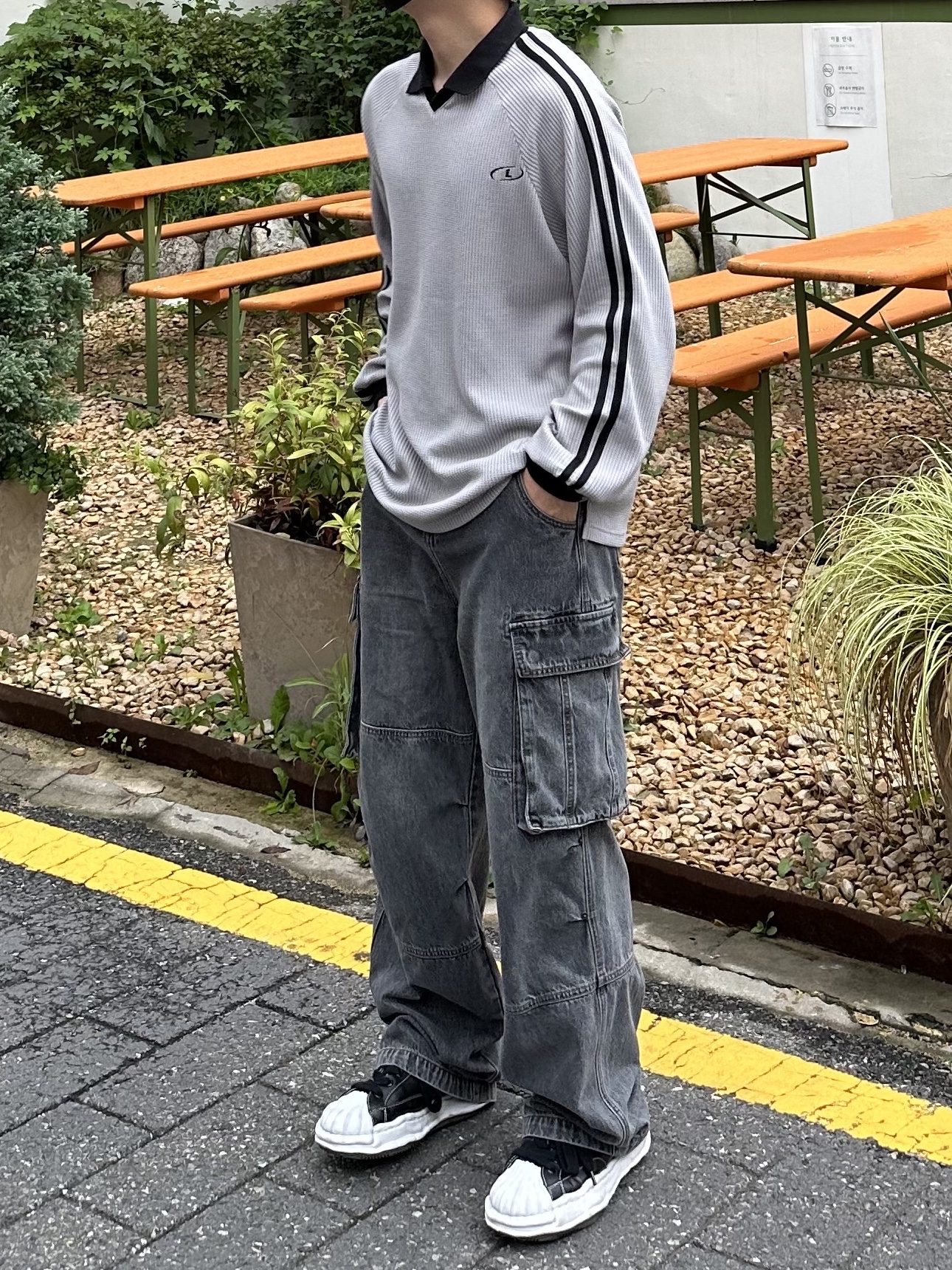 Maison Mihara Yasuhiro Blakey OG Sole Canvas Low-top Sneakers Black White, Maison Mihara Yasuhiro Blakey OG Sole Leather Low-top Sneakers Black 착용 스타일 - 2