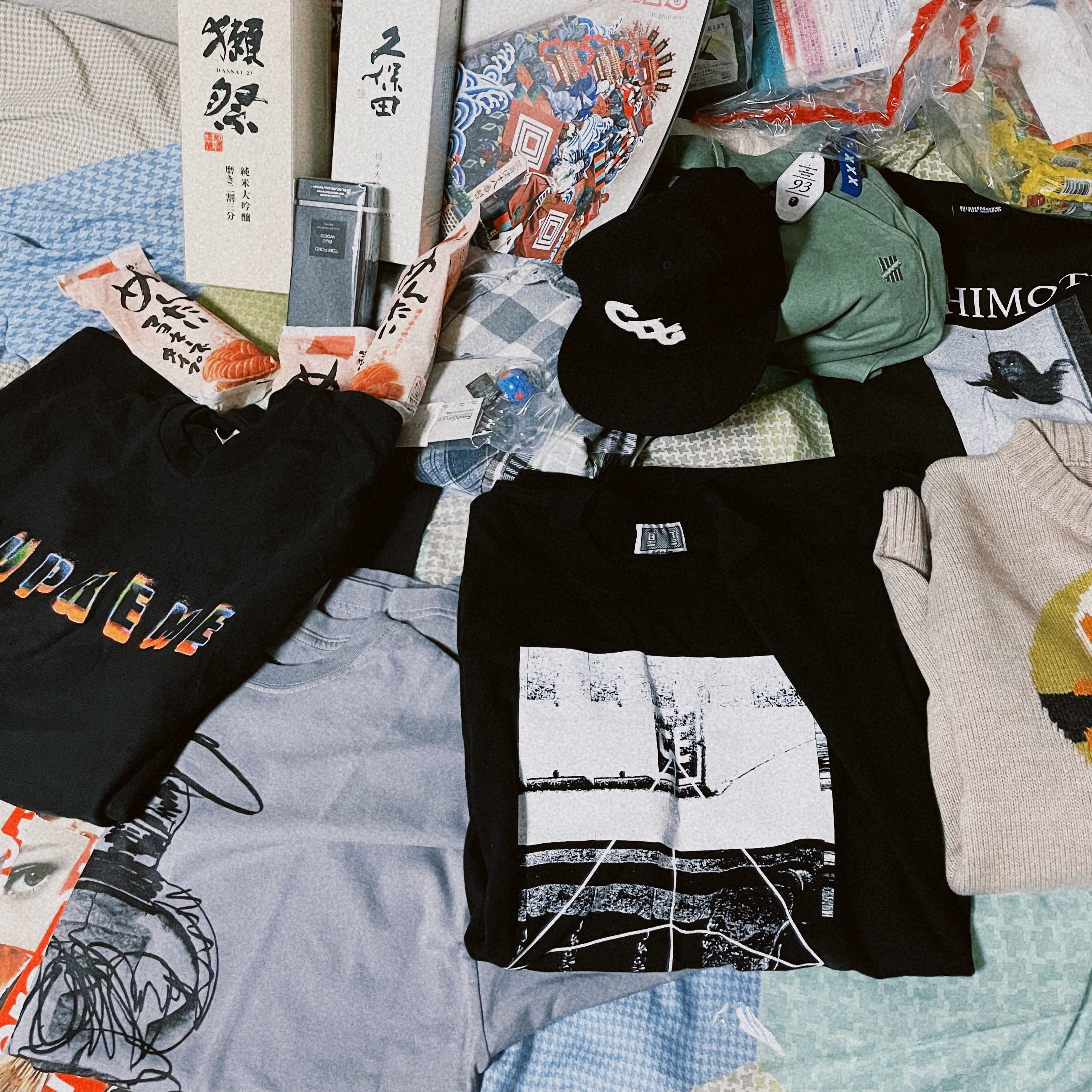Supreme x Visla Magazine Supreme Special Issue, Supreme Stencil T-Shirt Black - 23FW 착용 스타일