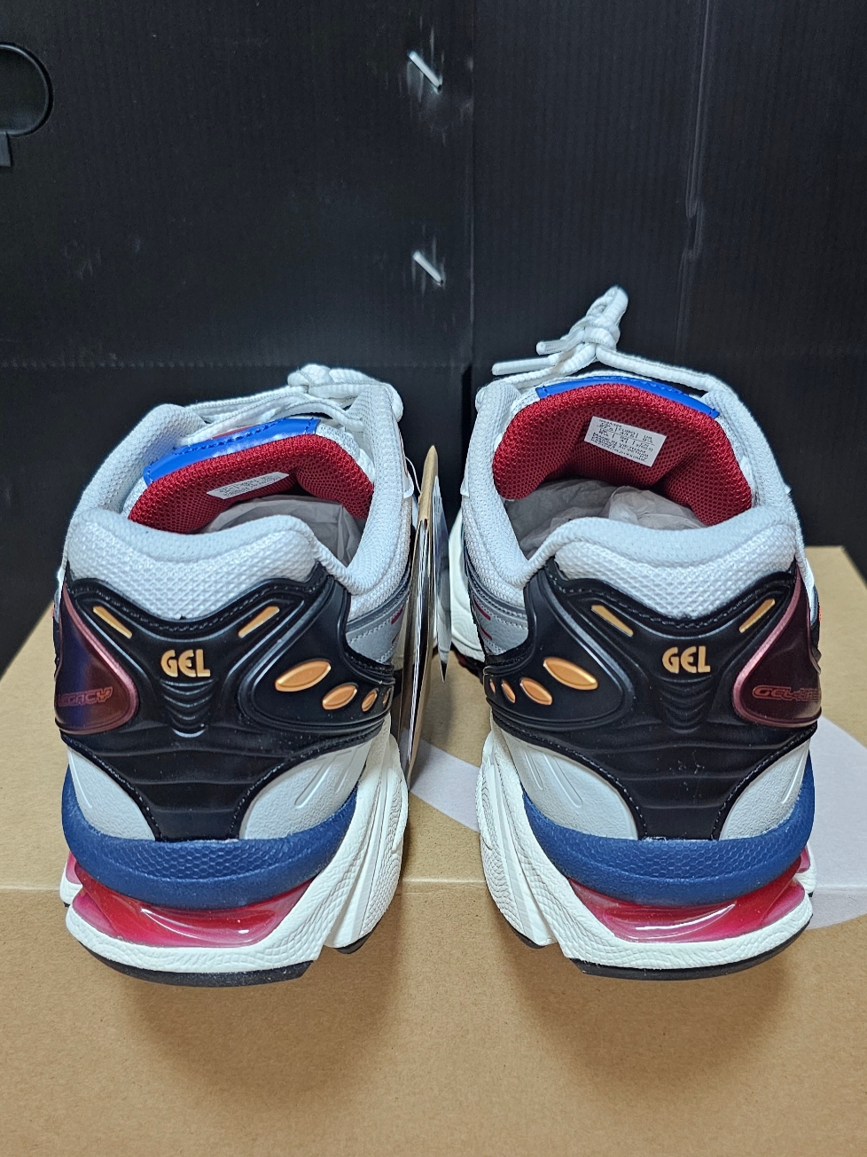 Asics Gel-Kayano Legacy White Black 착용 스타일 - 4