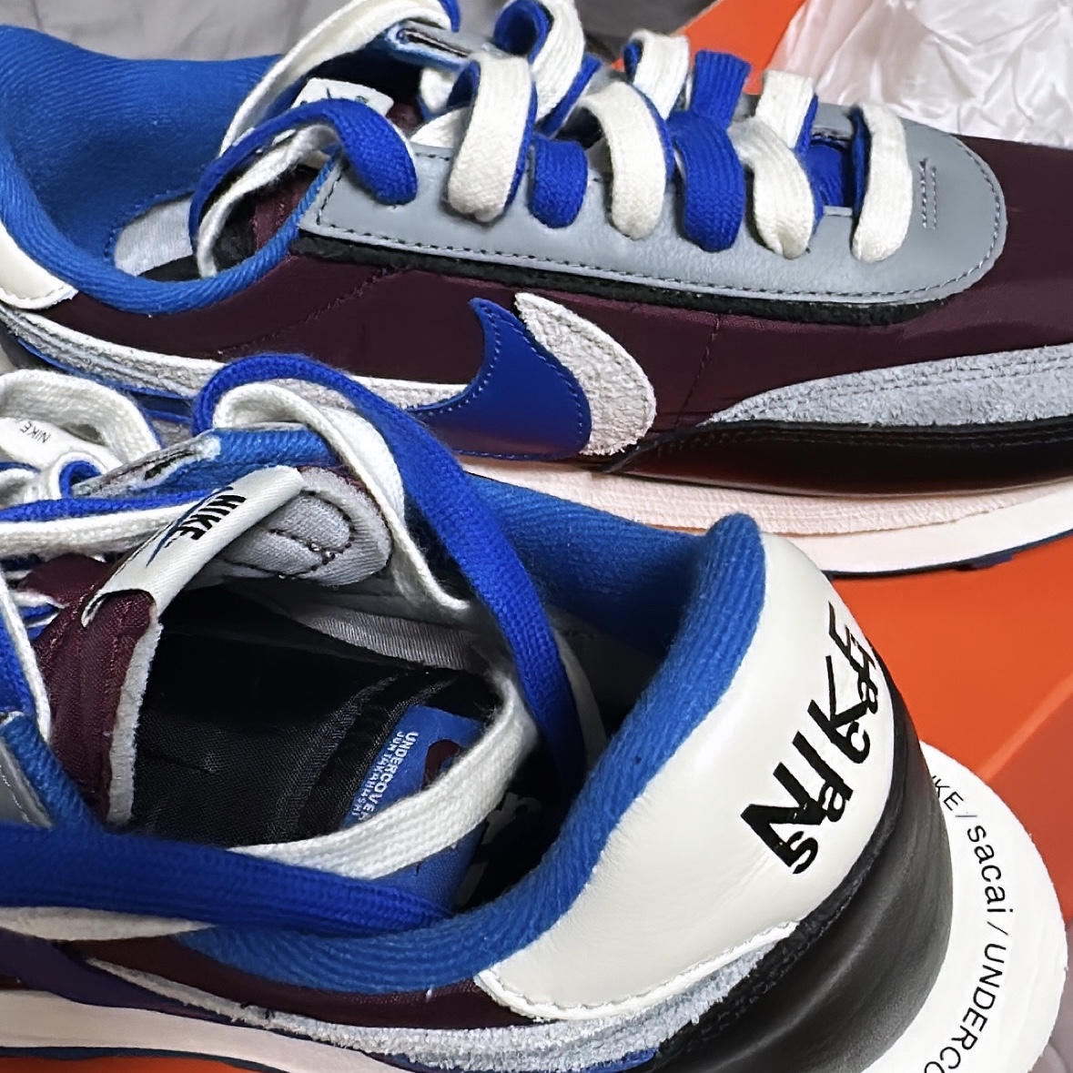 Nike x Sacai x Undercover LDWaffle Night Maroon Team Royal 착용 스타일 - 1