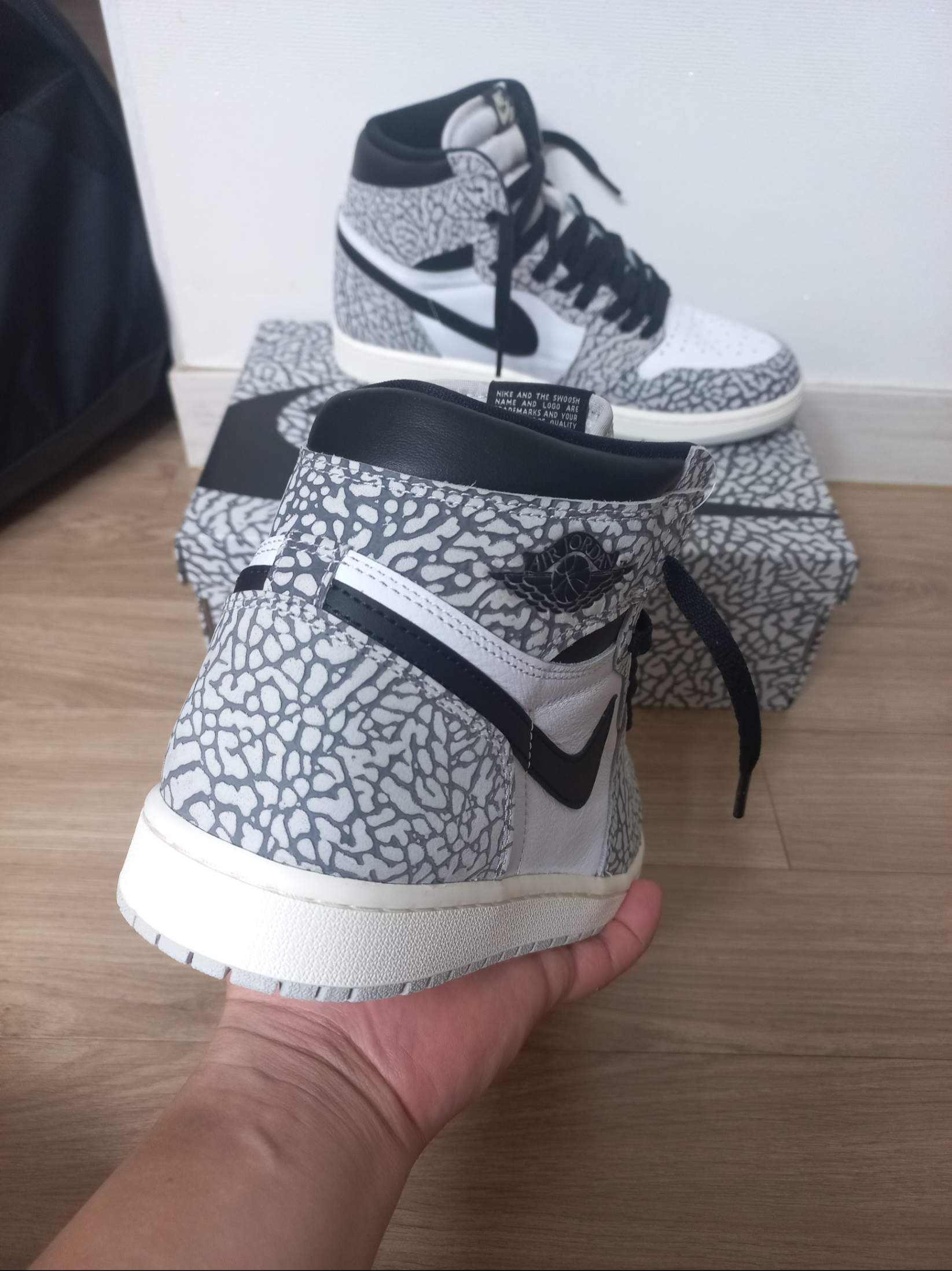 Jordan 1 Retro High OG White Cement 착용 스타일 - 2