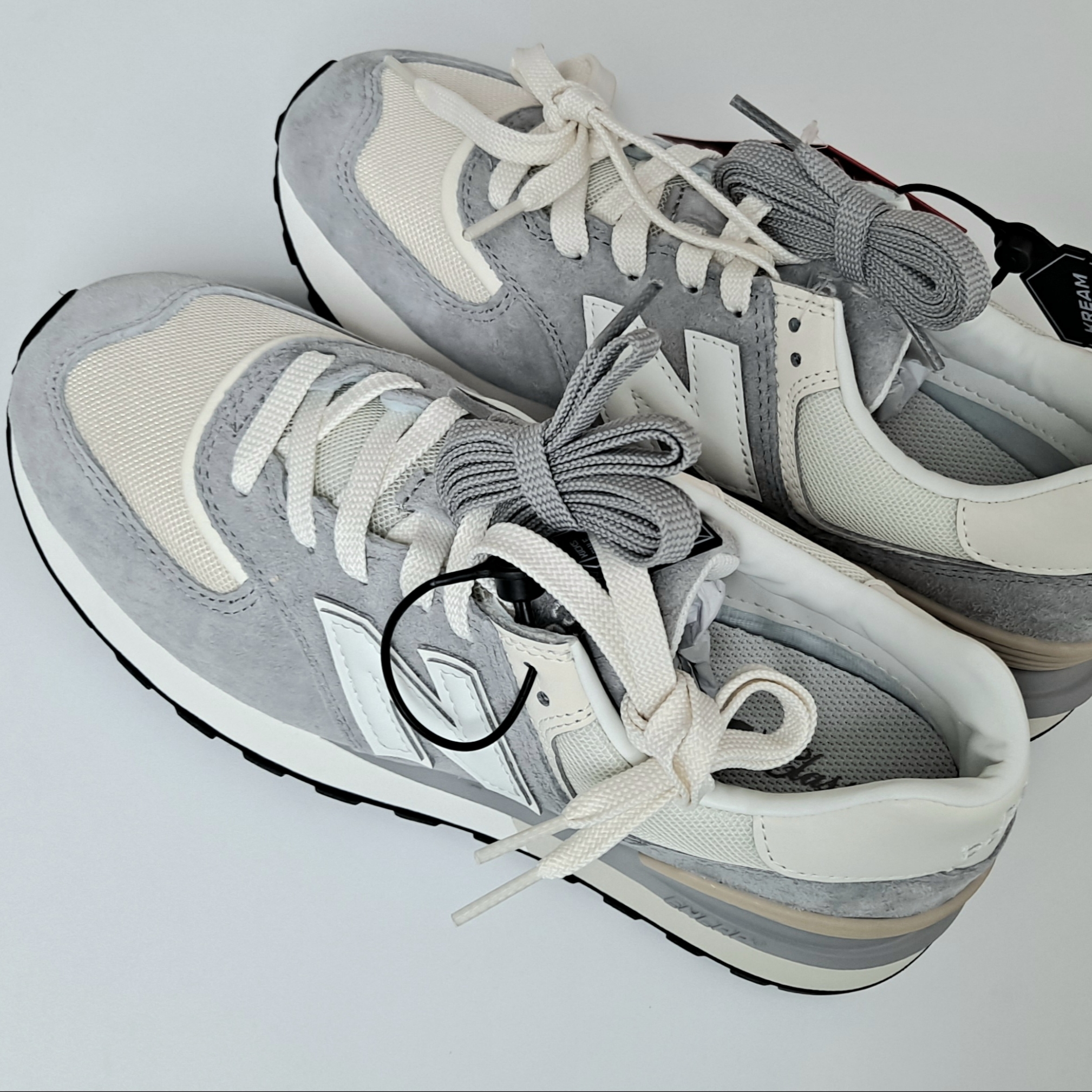 New Balance 574 Legacy Team Away Grey 착용 스타일