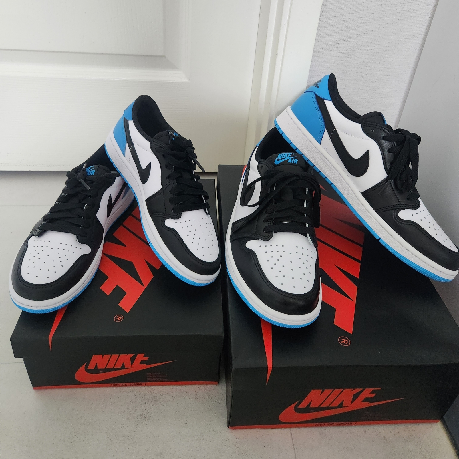 (W) Jordan 1 Retro Low OG Black and Dark Powder Blue, Jordan 1 Retro Low OG Black and Dark Powder Blue 착용 스타일