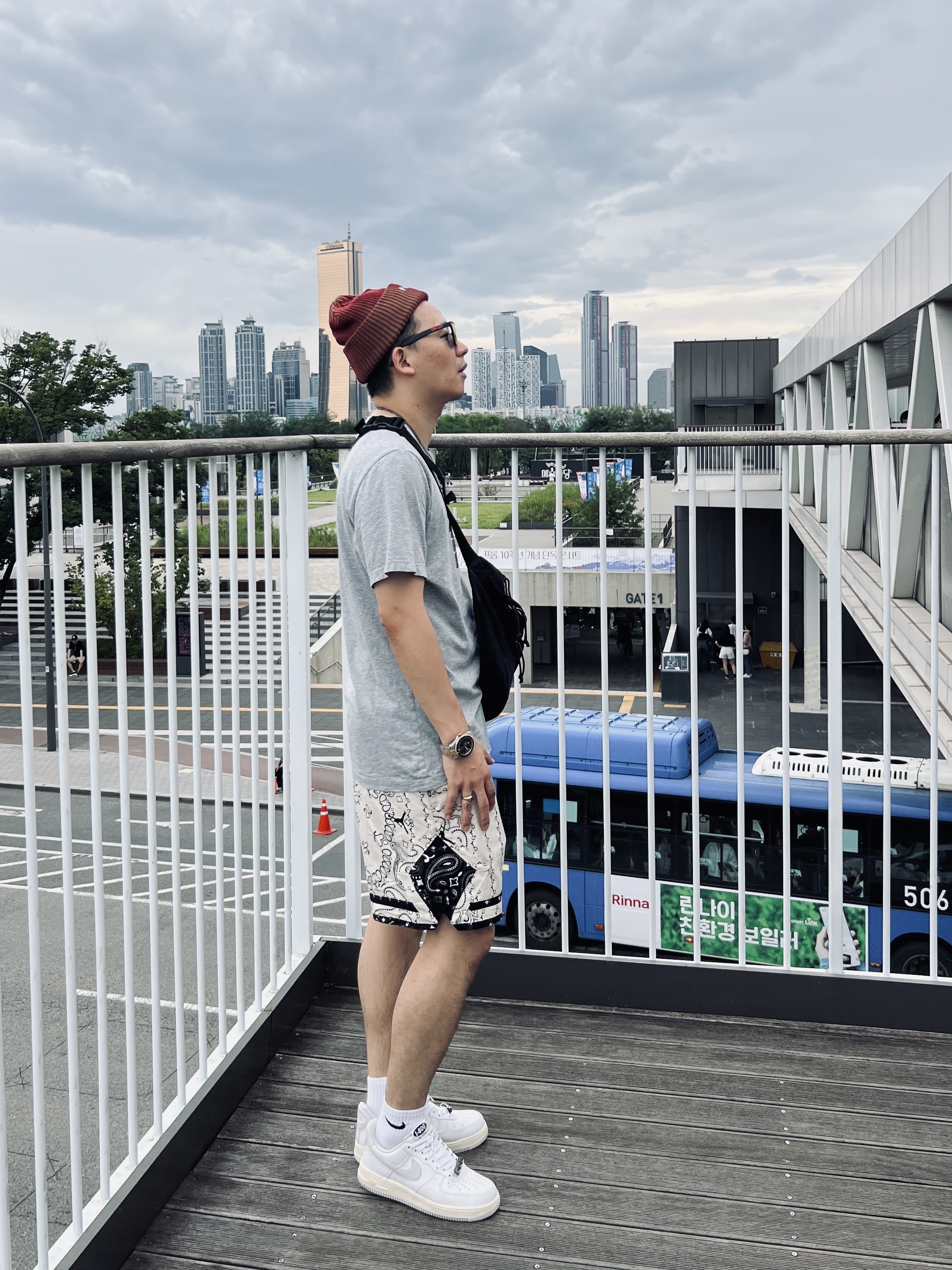 Jordan x Travis Scott Shorts Light Iron Ore - US/EU, Nike Air Force 1 '07 Low 1-800 착용 스타일