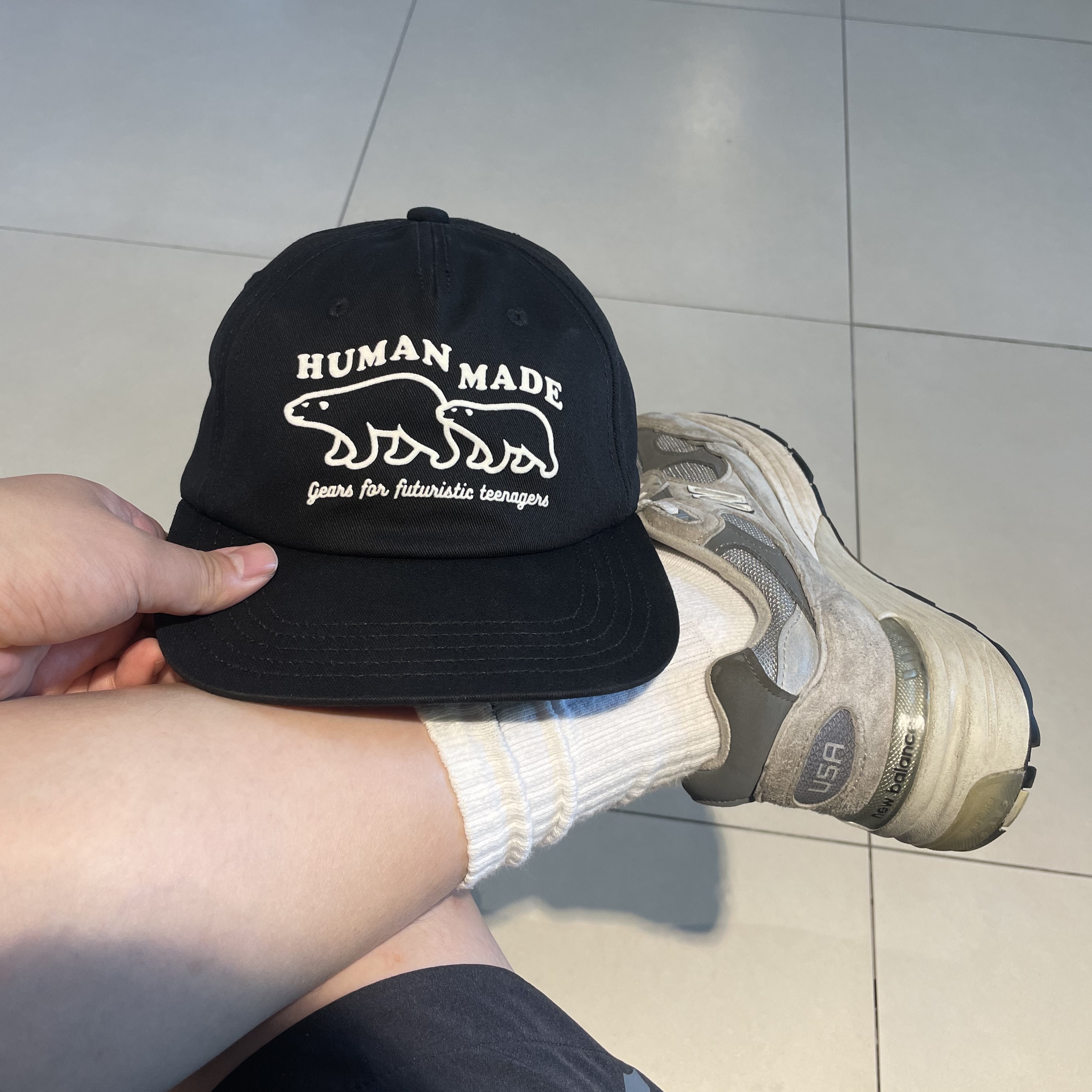Human Made 5 Panel Cap #2 Black, New Balance 992 Made in USA Grey - D Standard 착용 스타일