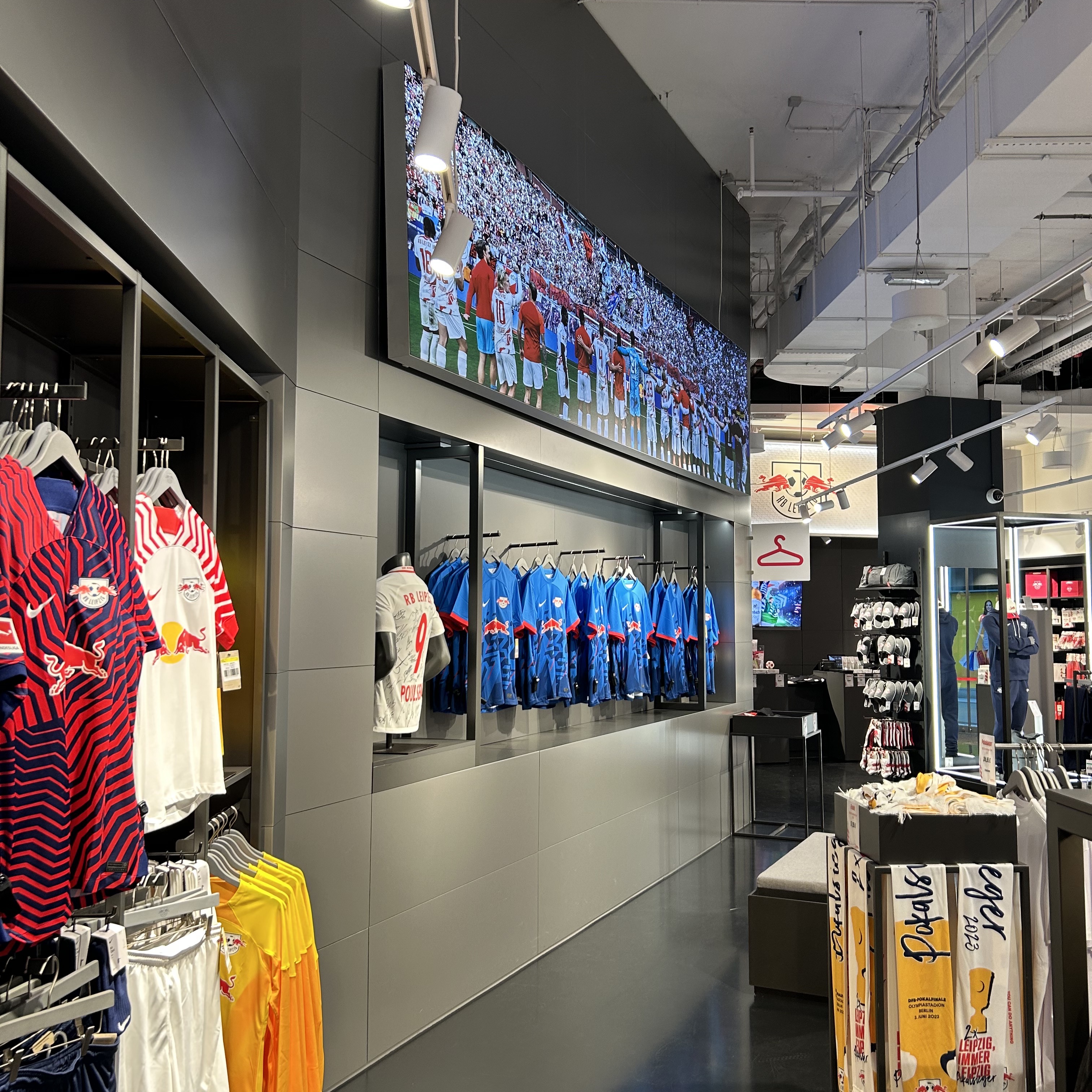 Supreme Spellout Embroidered Track Jacket Black - 23FW, Diesel P-Beck Biker Pants Black 착용 스타일 - 4