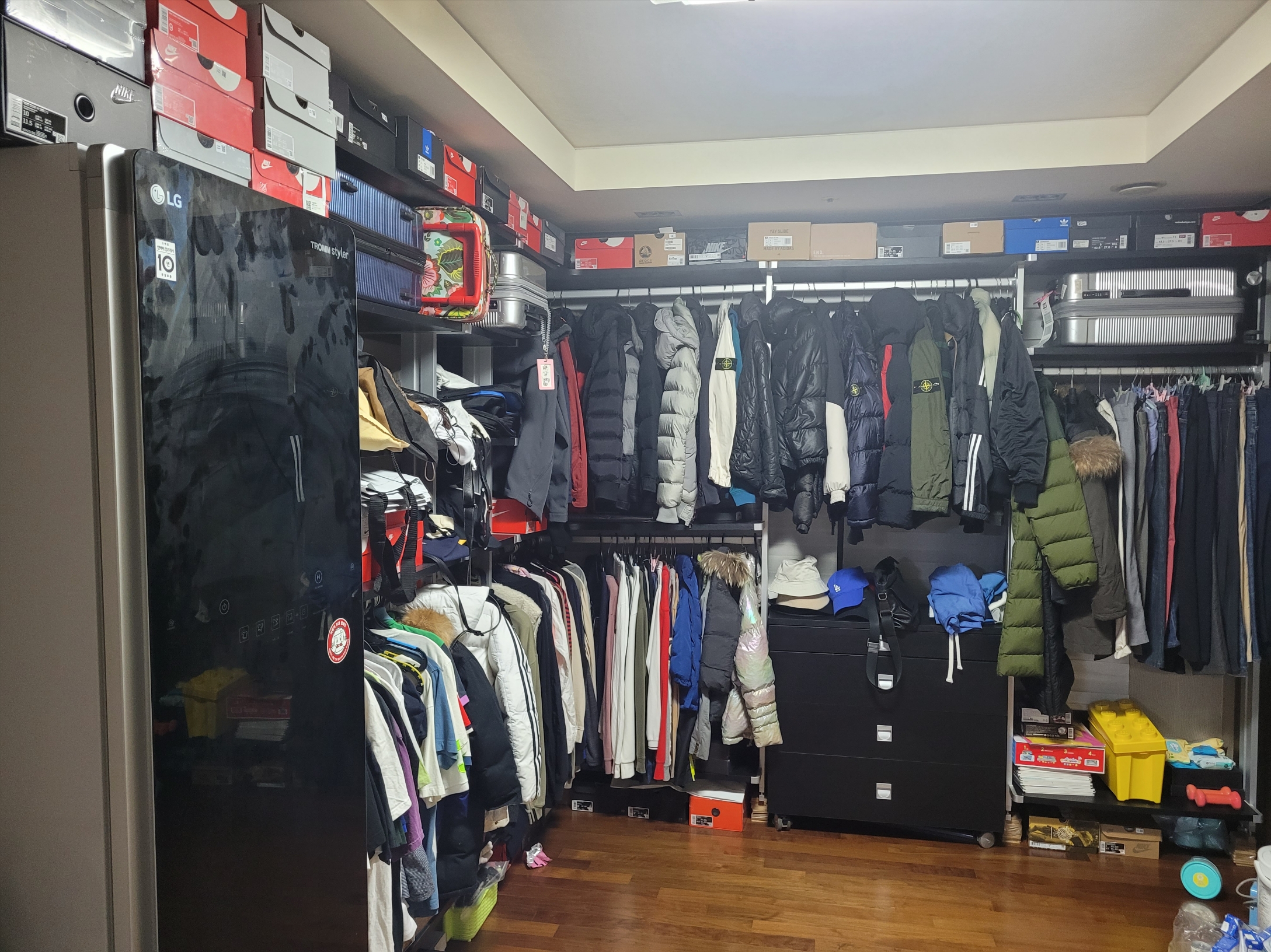 Nike x Jacquemus J Force 1 Low LX SP Black, Jordan 1 x Bephies Beauty Supply x Union Retro High OG SP Summer '96 착용 스타일