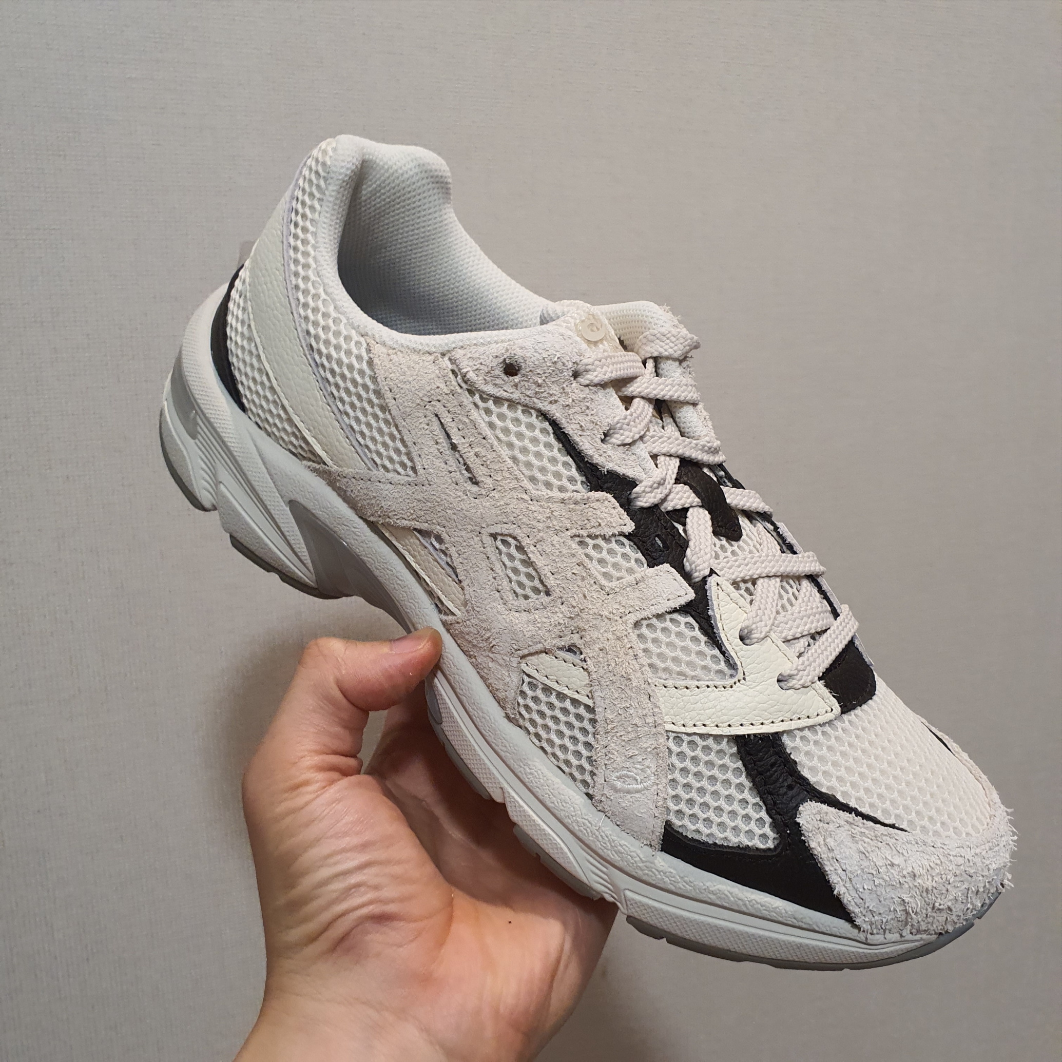 Asics x Hal Studios Gel-1130 MK-III Glacier 착용 스타일
