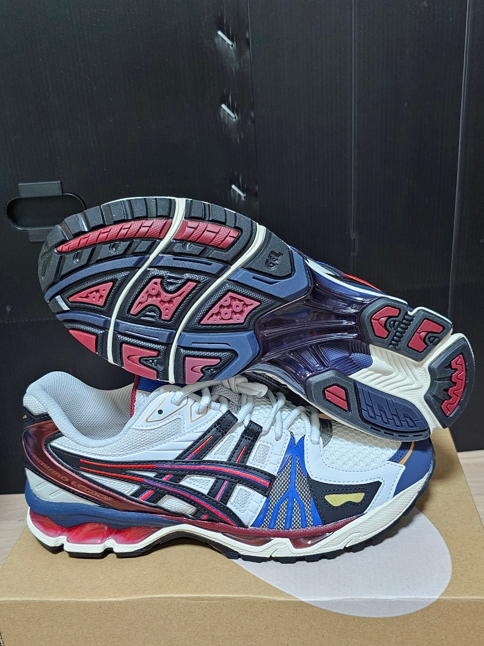 Asics Gel-Kayano Legacy White Black 착용 스타일 - 5