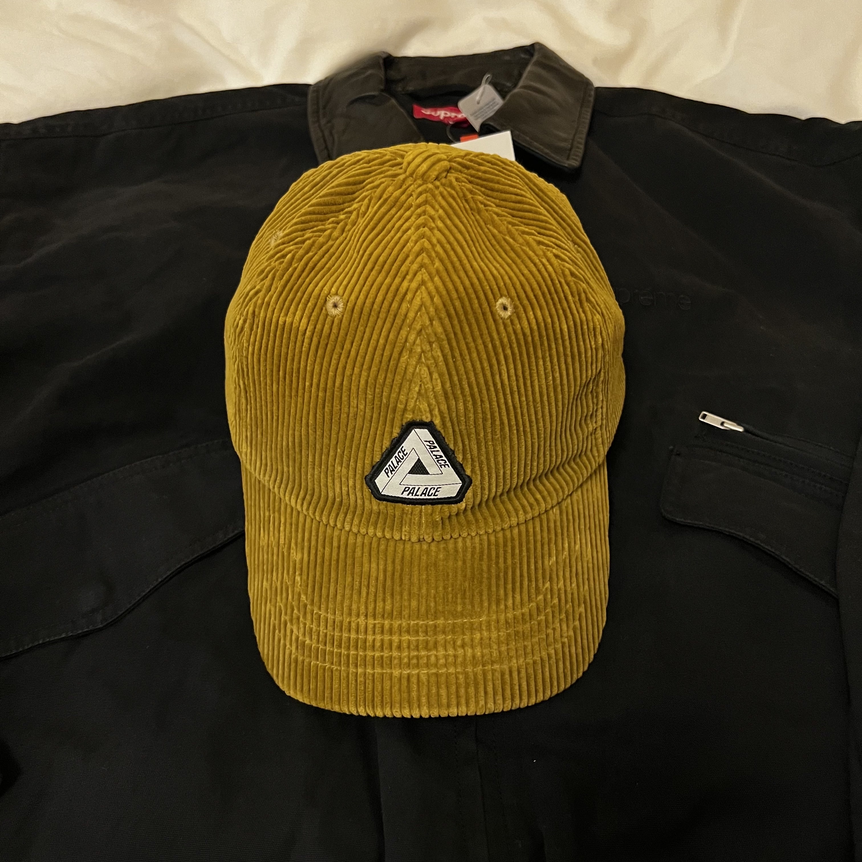 Palace Cord Tri-Ferg Patch 6-Panel Gold - 23FW 착용 스타일