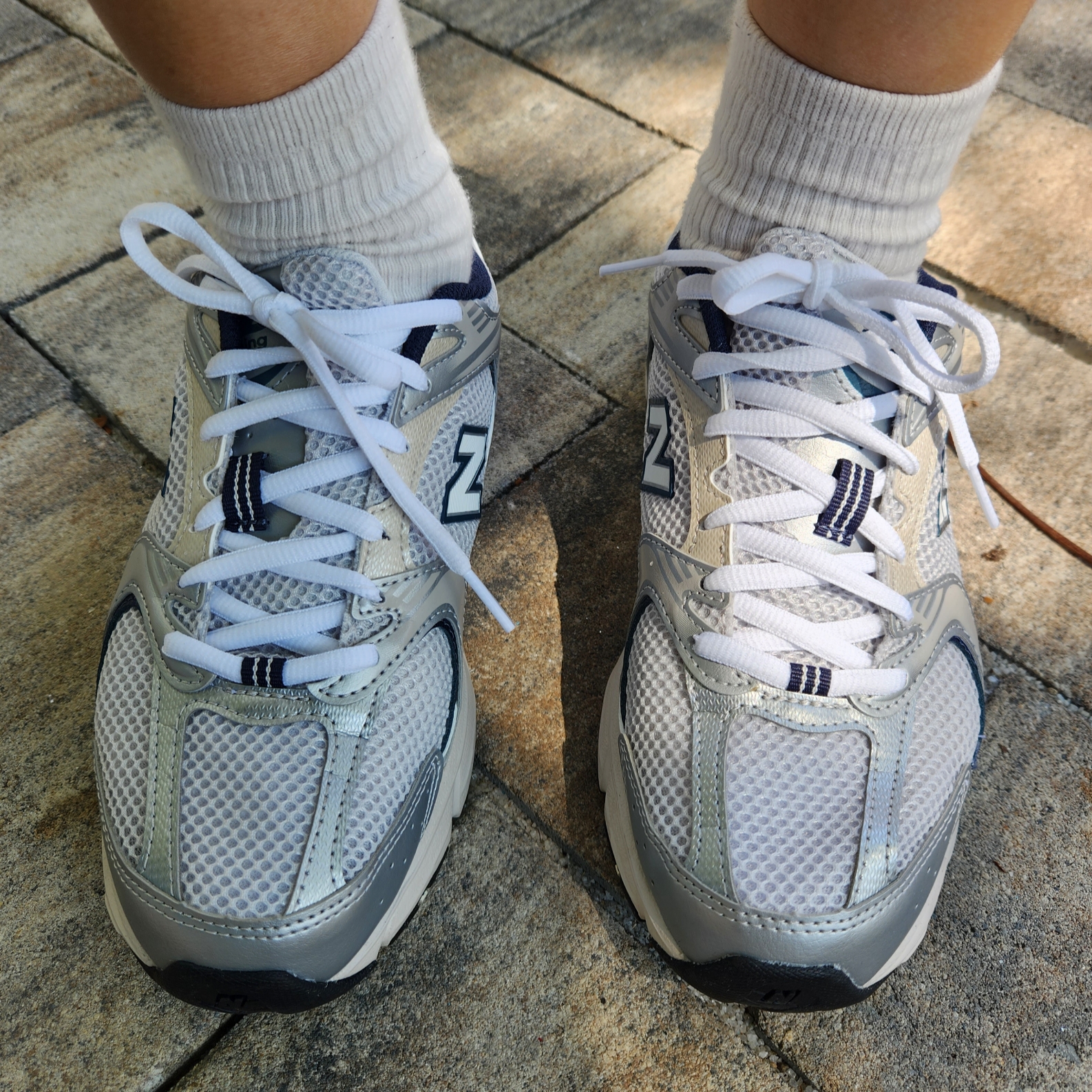 New Balance 530 Steel Grey 착용 스타일