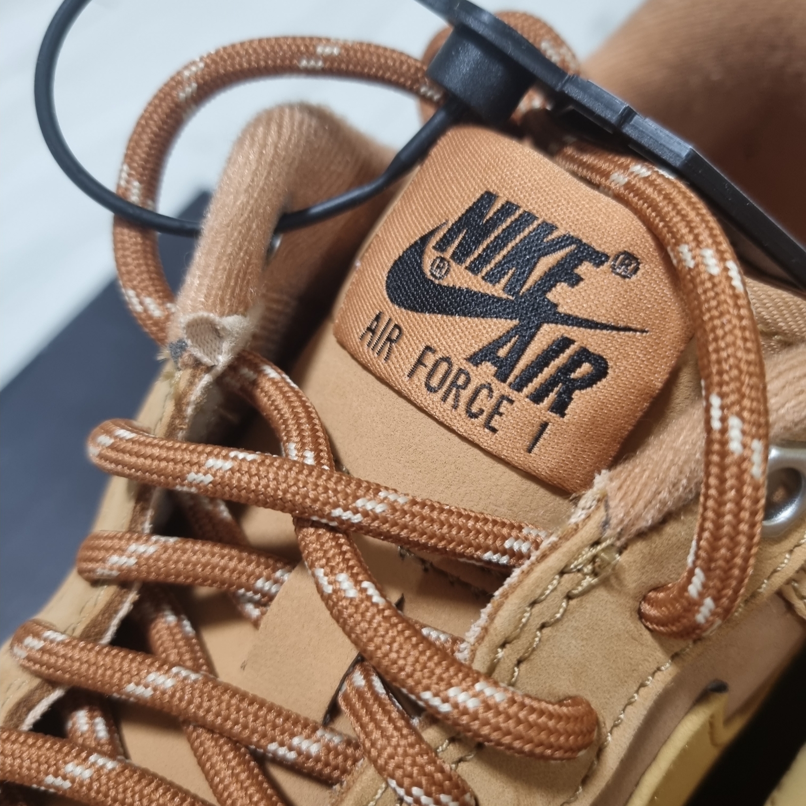 Nike Air Force 1 '07 WB Flax 착용 스타일 - 2