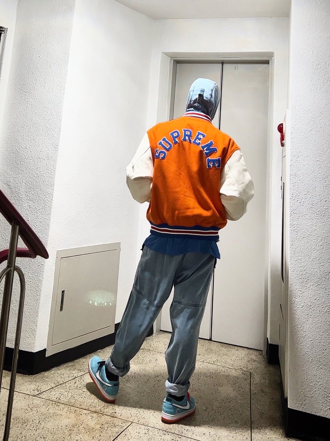 Supreme Washed Chino Twill Camp Cap Denim - 21FW, Supreme x Nike ACG Denim Pullover Washed Blue - 22FW 착용 스타일 - 2