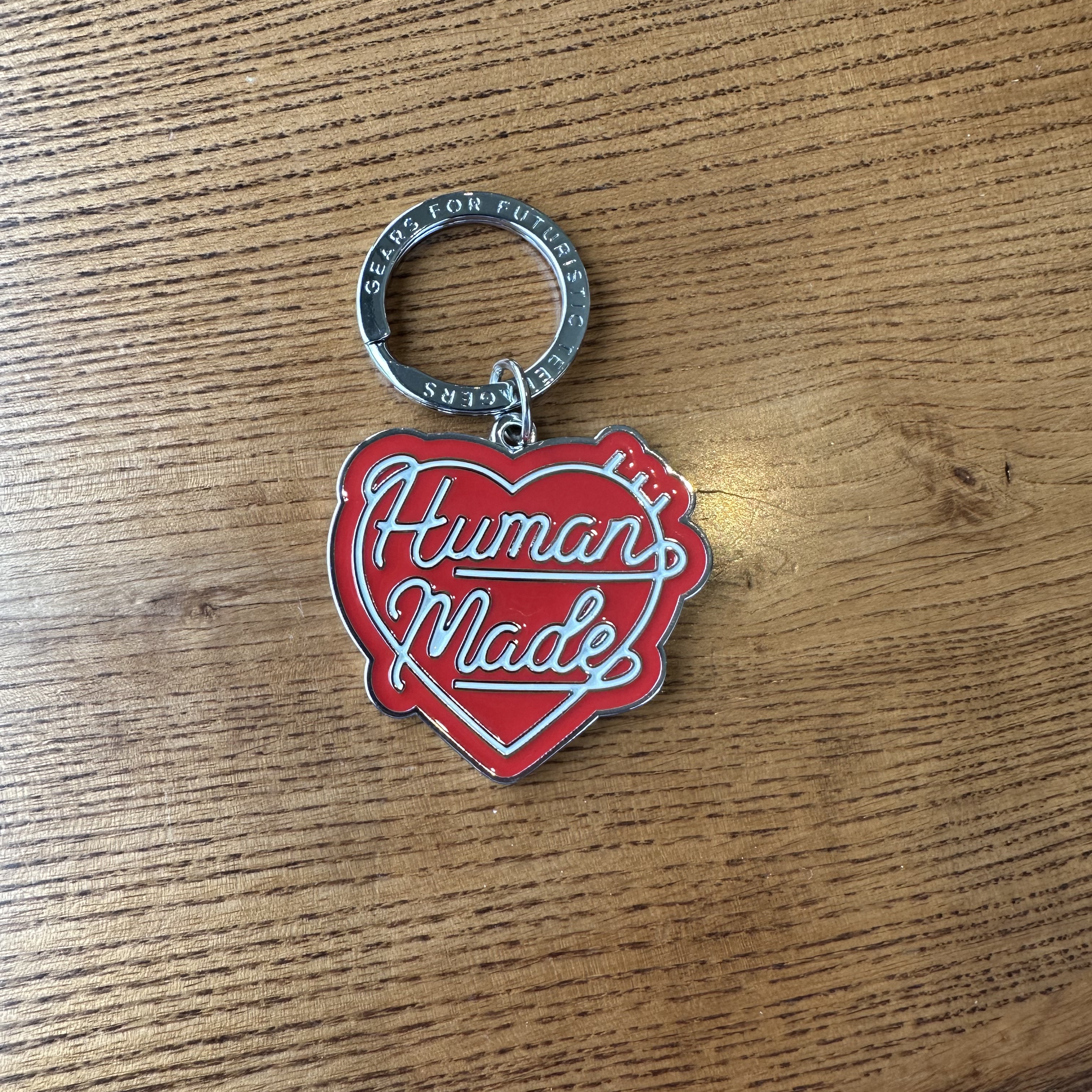 Human Made Heart Keyring Red 착용 스타일 - 2