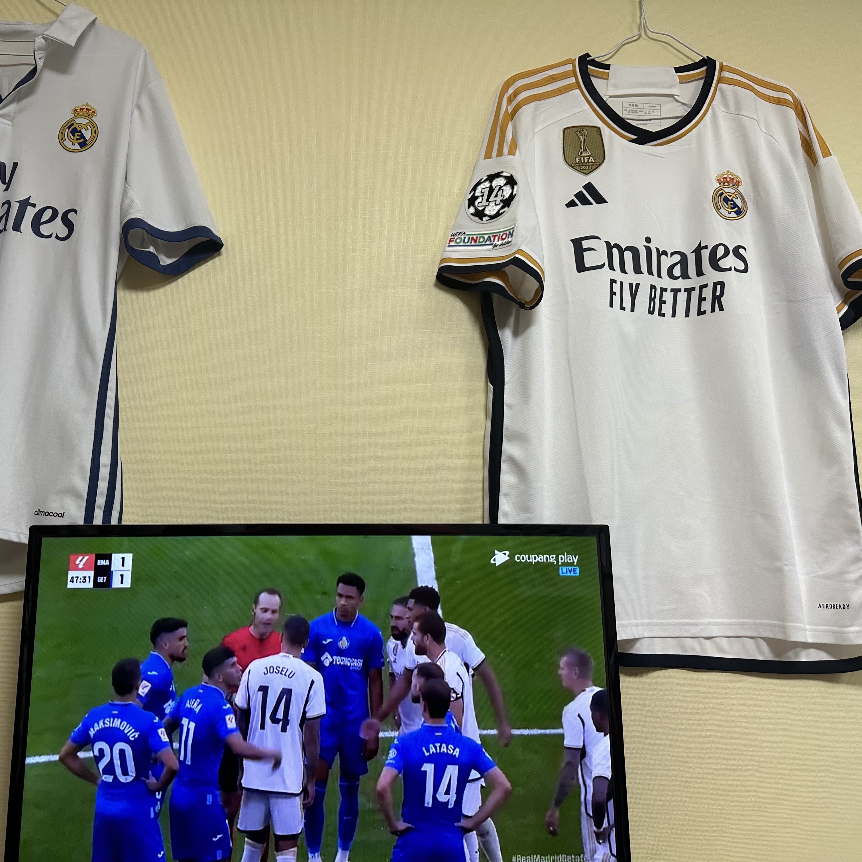 Adidas Real Madrid 2023/24 Home Jersey White - KR Sizing (Non Marking Ver.) 착용 스타일 - 2