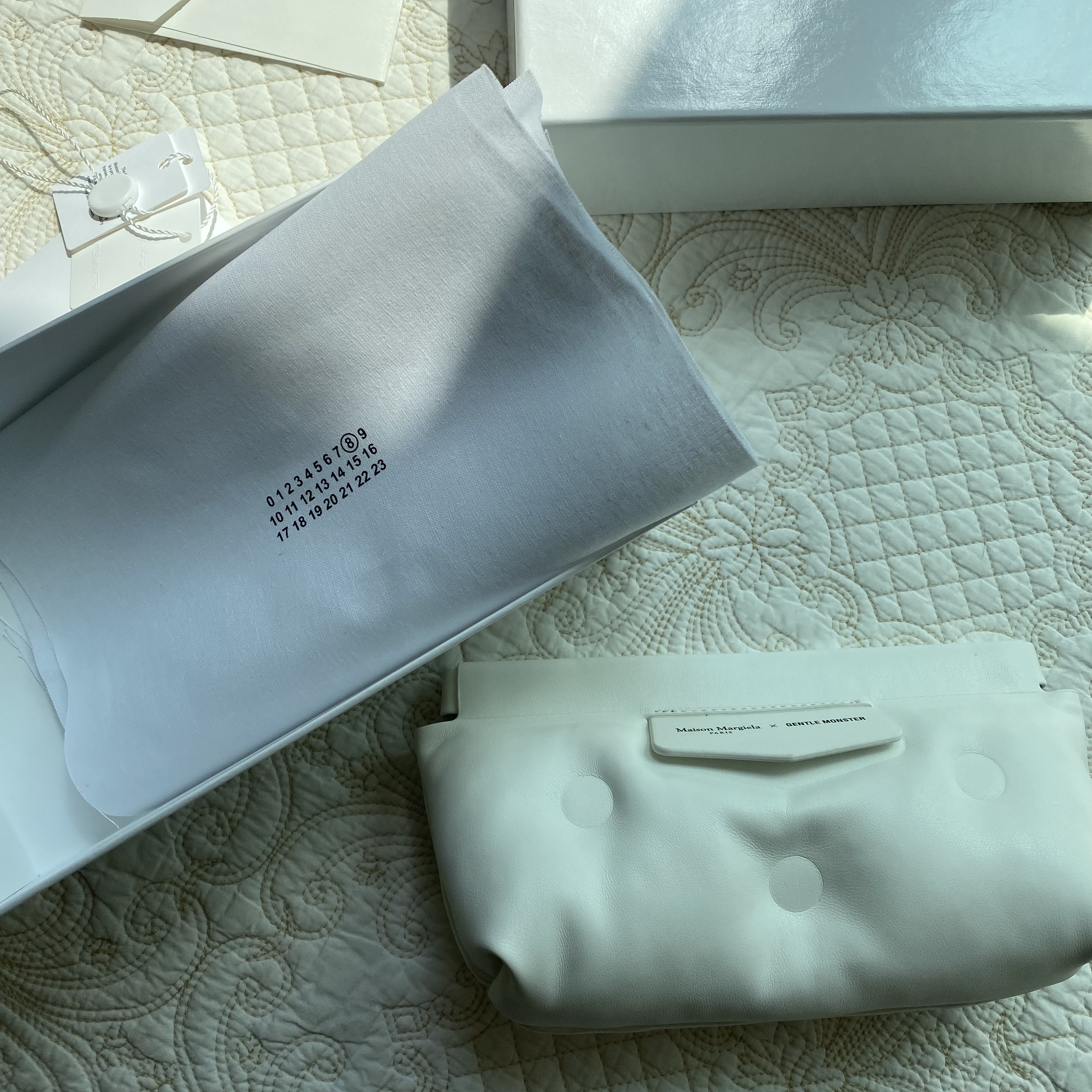 Gentle Monster x Maison Margiela MM010 Clear Black Gradient 착용 스타일 - 1