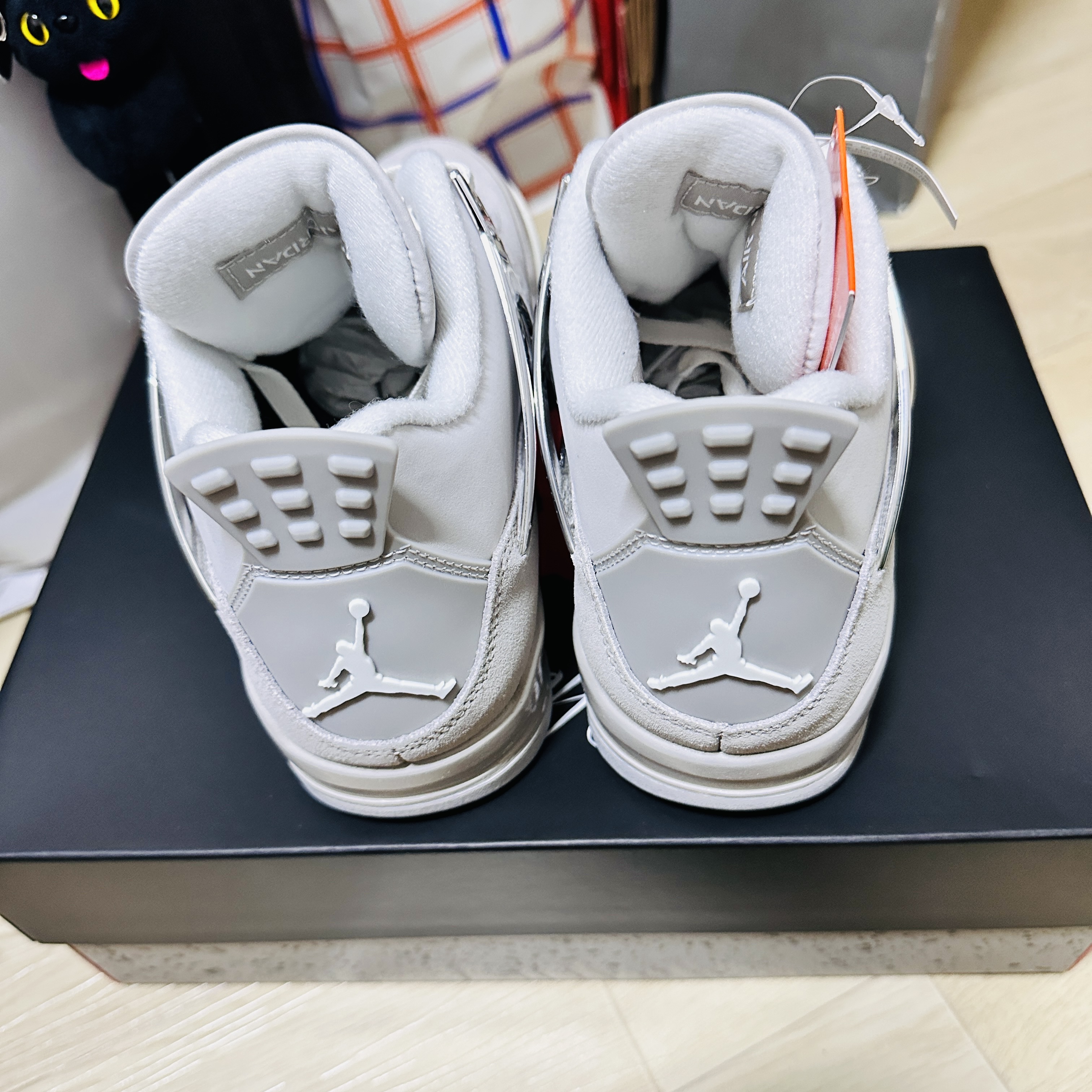 (W) Jordan 4 Retro Frozen Moments 착용 스타일 - 3
