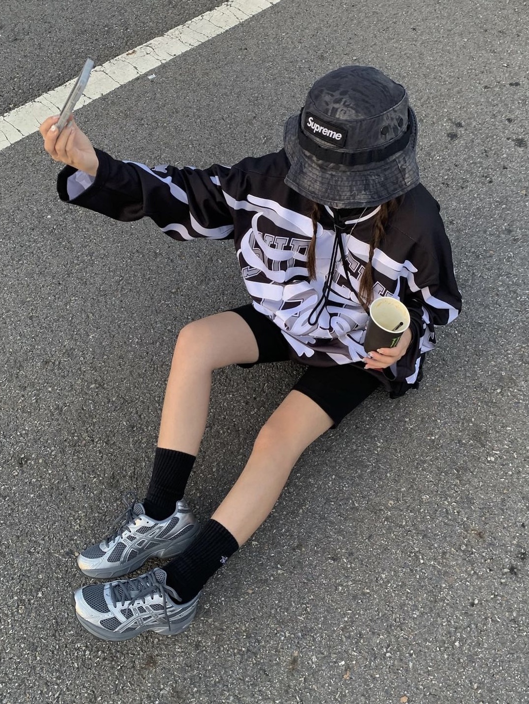 Supreme x The North Face RTG Utility Pouch Black - 20SS, Stussy Small Stock Crew Socks Black (3 Pack) 착용 스타일 - 1