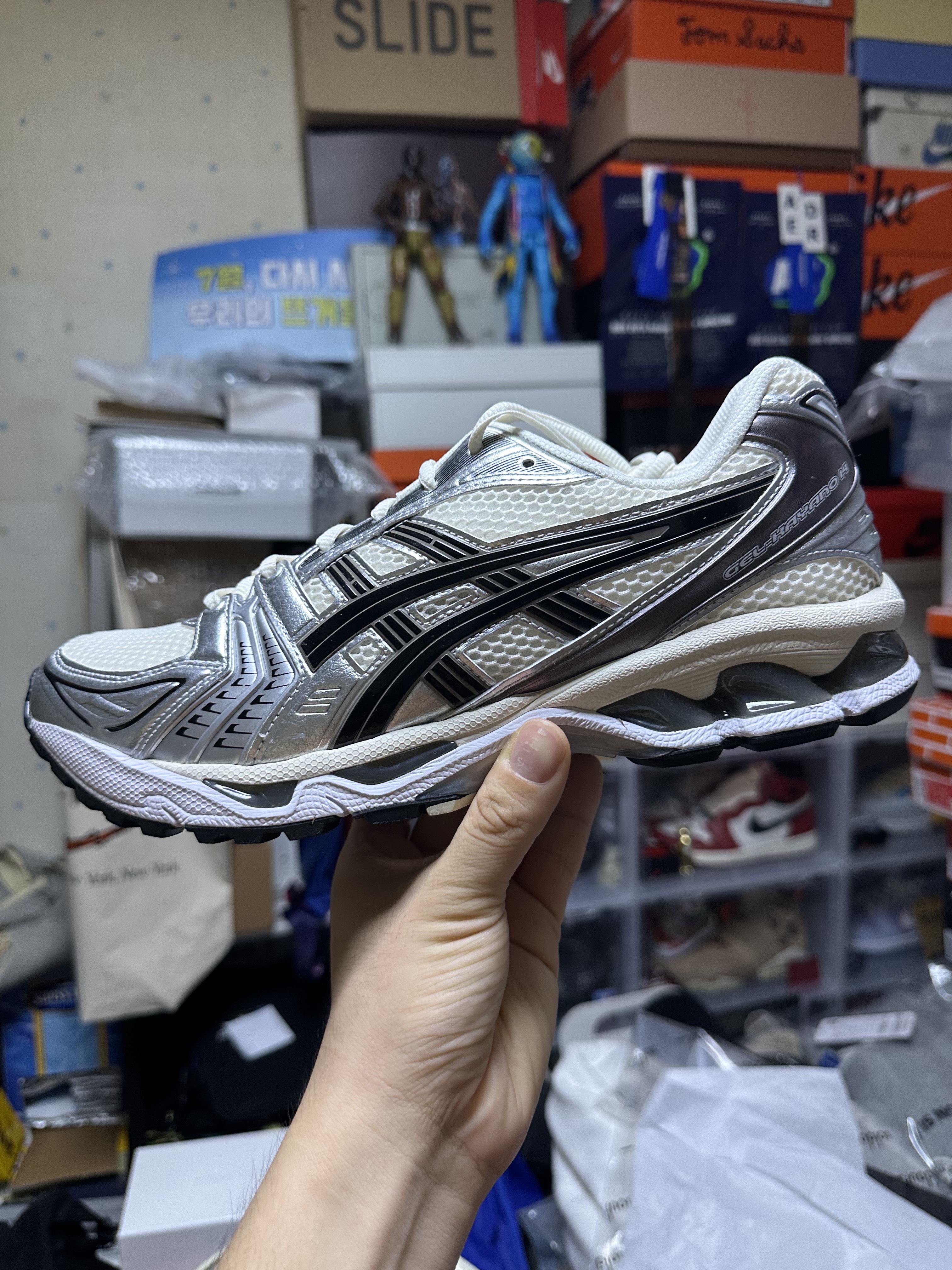 Asics Gel-Kayano 14 Cream Black 착용 스타일