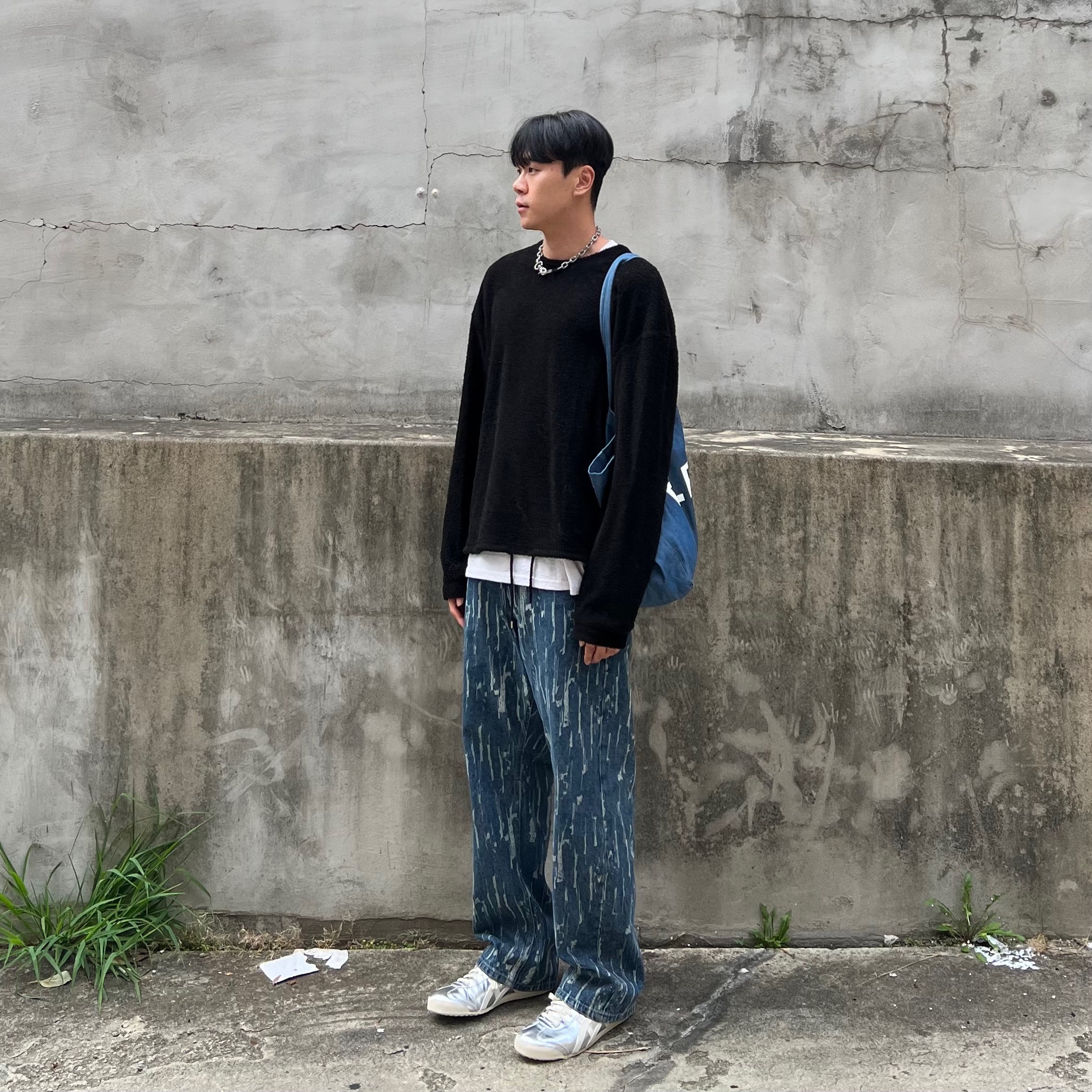 Onitsuka Tiger Mexico 66 White Silver, A.P.C. Daniela Shopping Bag Indigo 착용 스타일 - 2