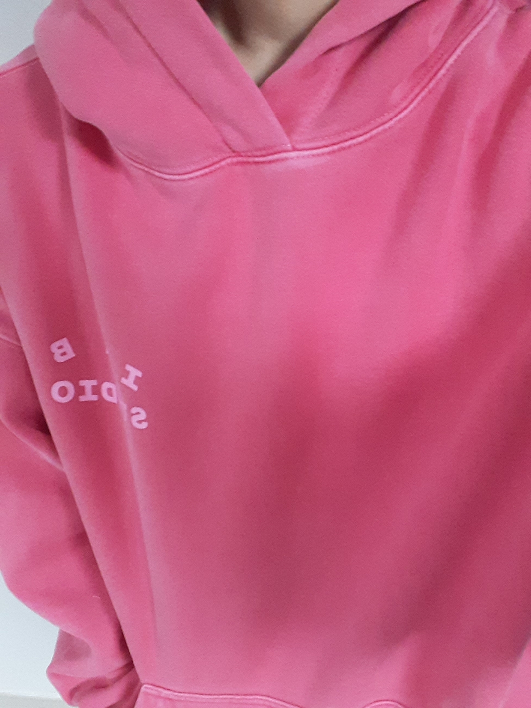 IAB Studio Pigment Hoodie & Sack Coral, IAB Studio Pigment Hoodie Coral 착용 스타일 - 1