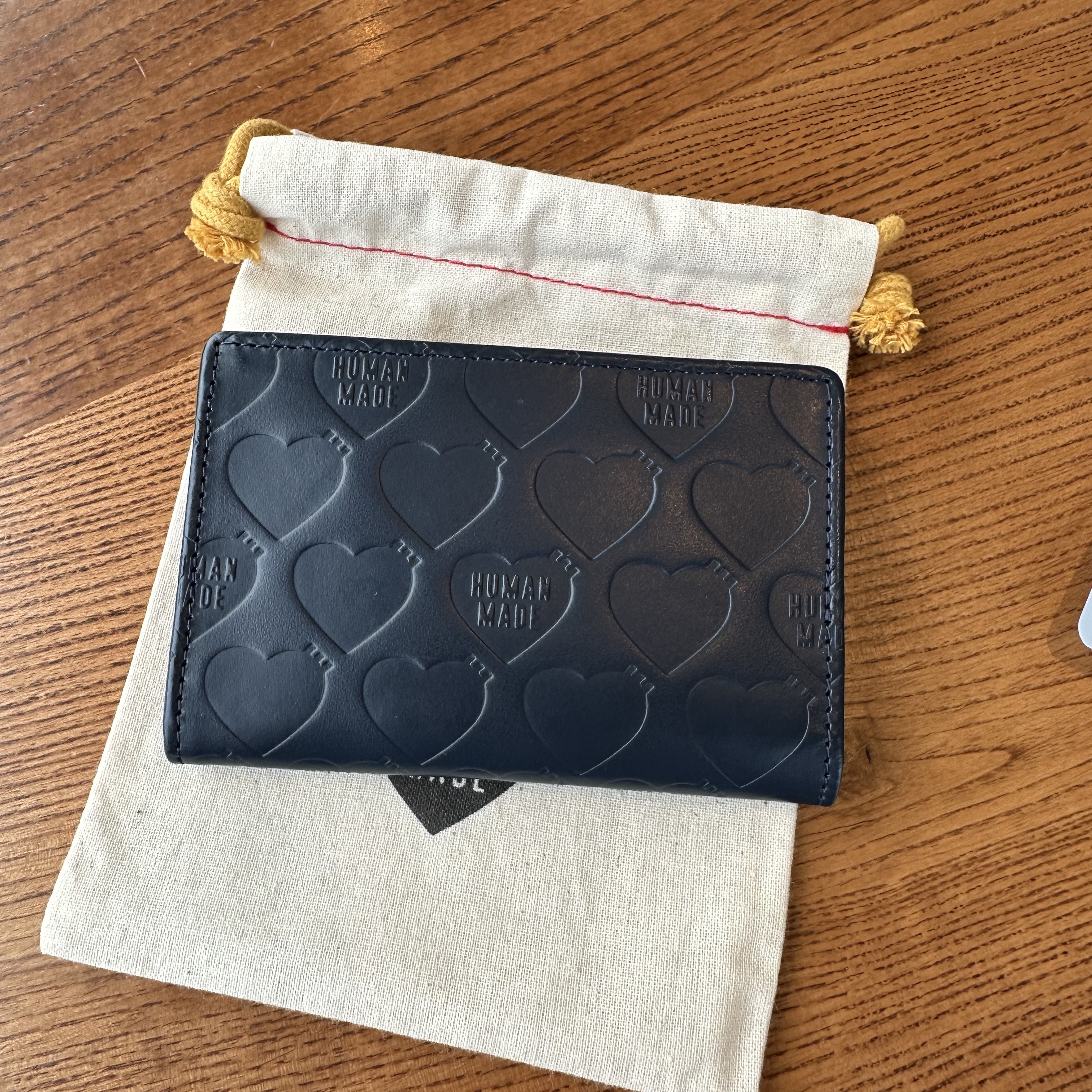 Human Made Leather Card Case Navy 착용 스타일 - 3