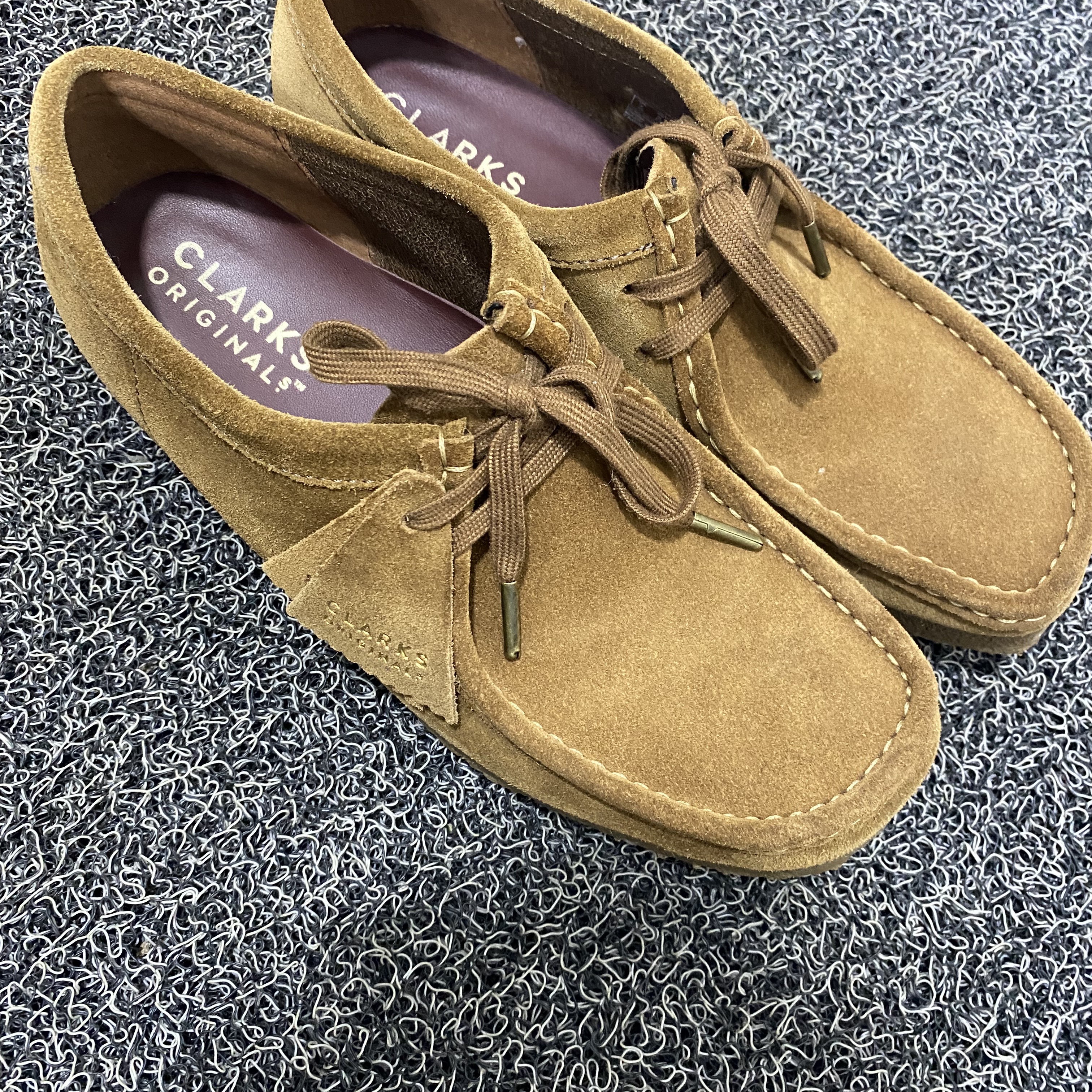 Clarks Wallabee Cola 착용 스타일