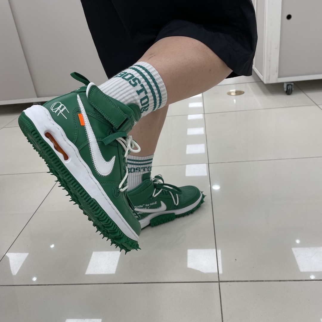 Nike x Off-White Air Force 1 Mid SP Leather Pine Green 착용 스타일