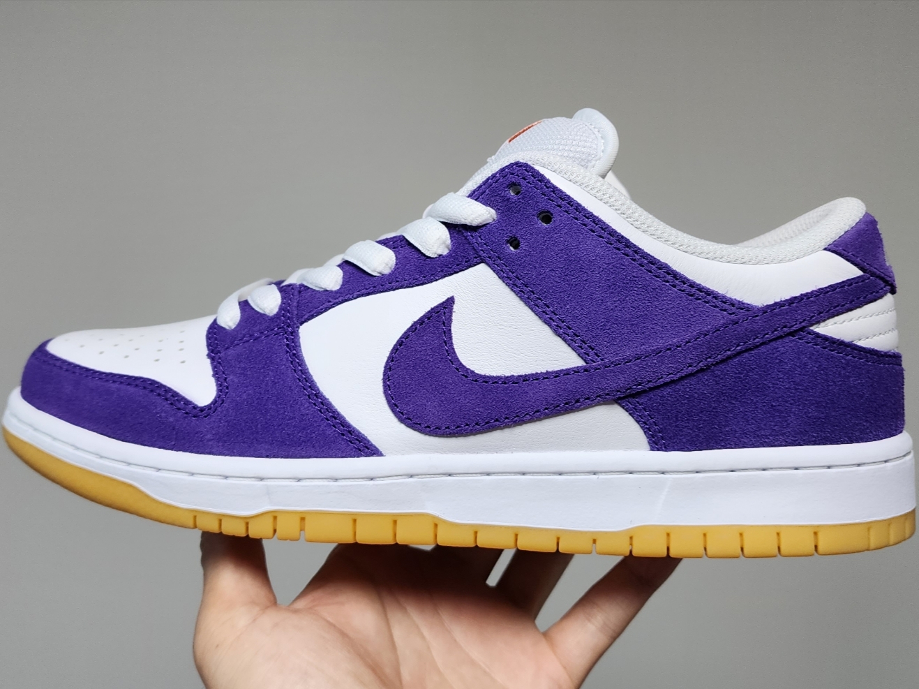 Nike Dunk Low Pro SB Court Purple 착용 스타일