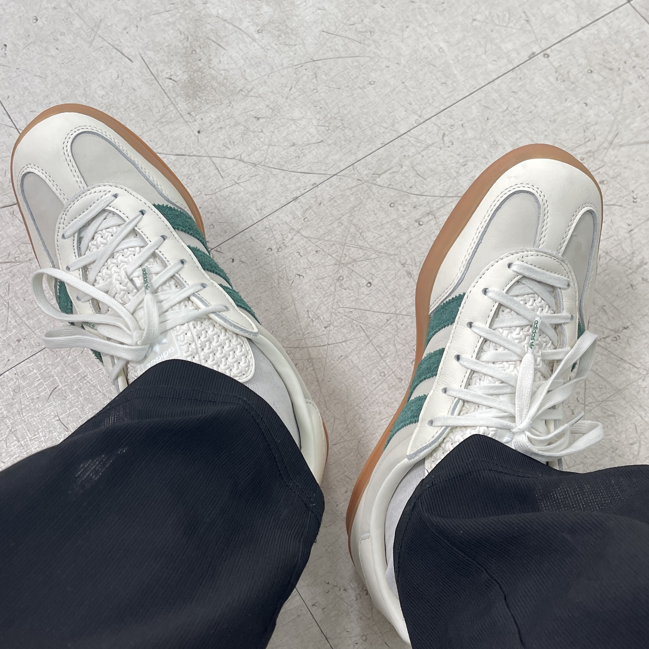 Adidas x Emmi Gazelle Indoor Off White Dark Green 착용 스타일