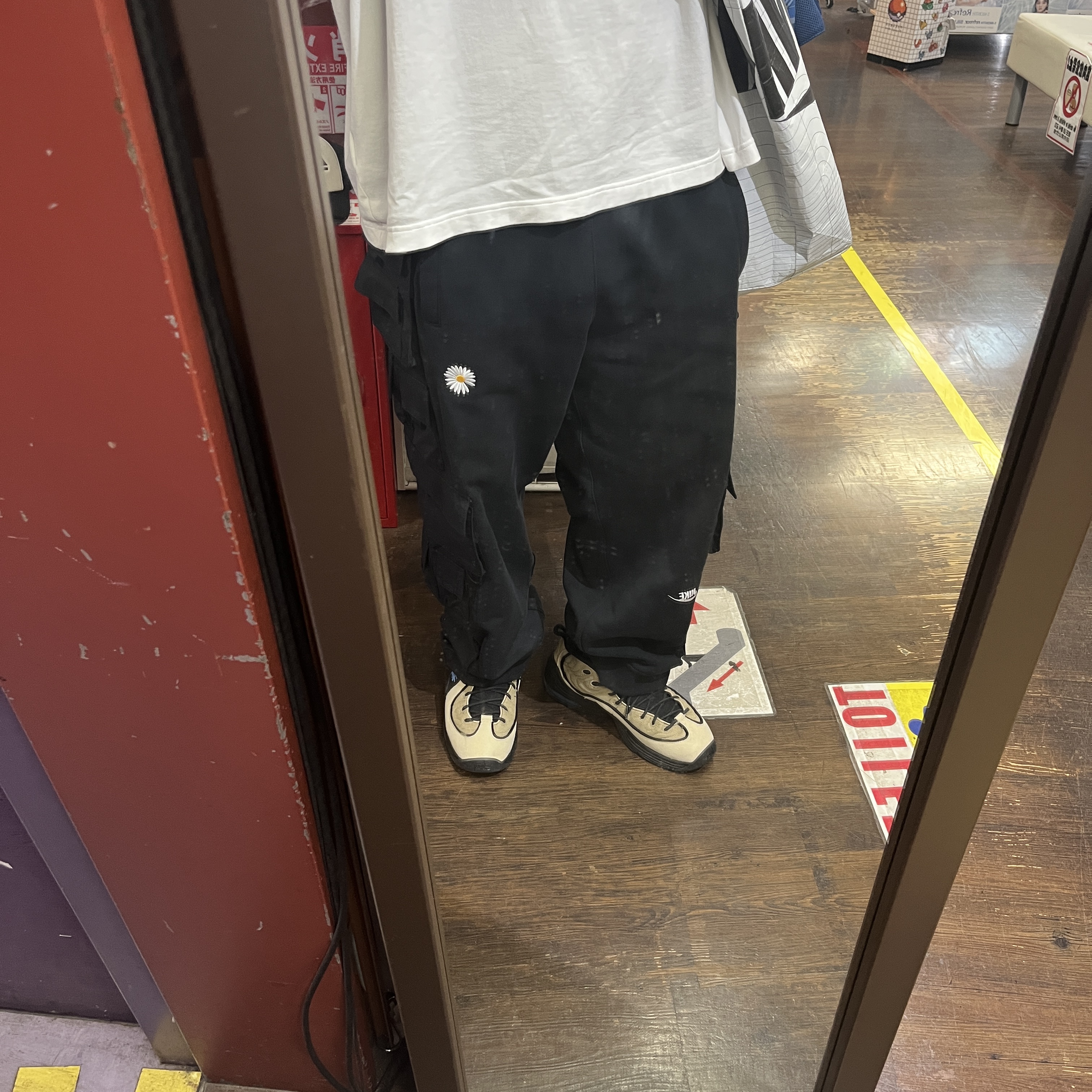 Nike x Peaceminusone LS T-Shirt White (DR0098-100), Nike x Peaceminusone Wide Pants Black (DR0096-010) 착용 스타일 - 3
