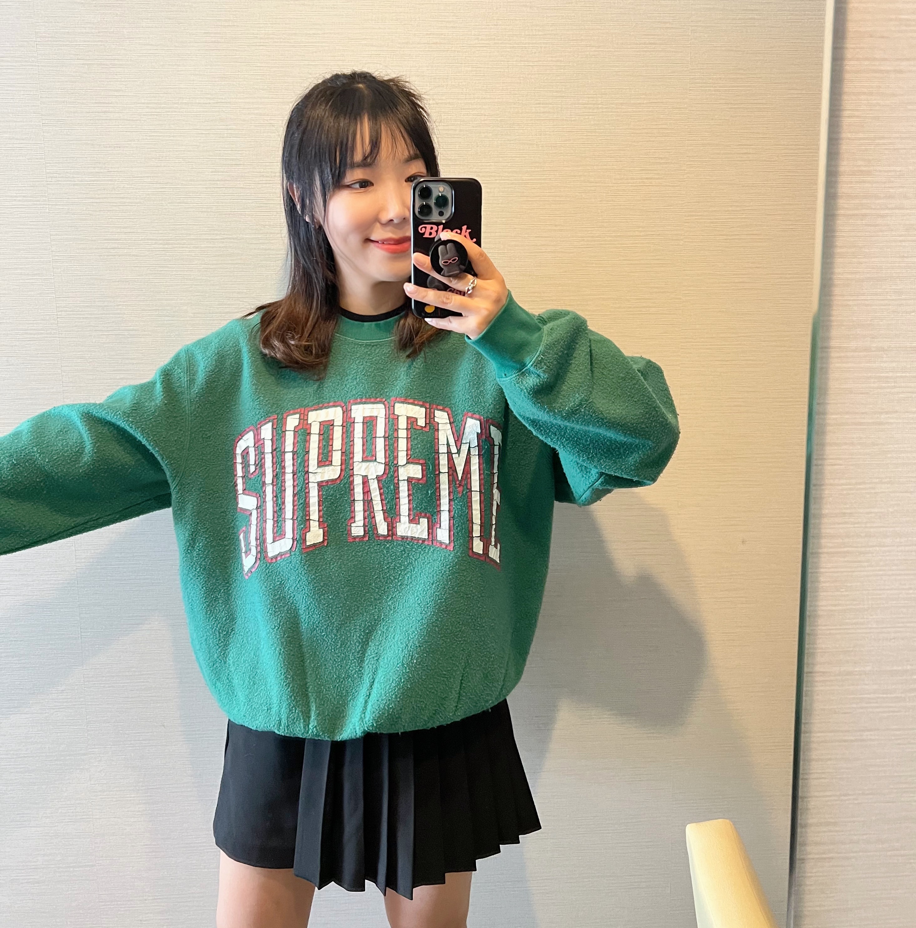 Supreme Inside Out Crewneck Light Pine - 23FW 착용 스타일