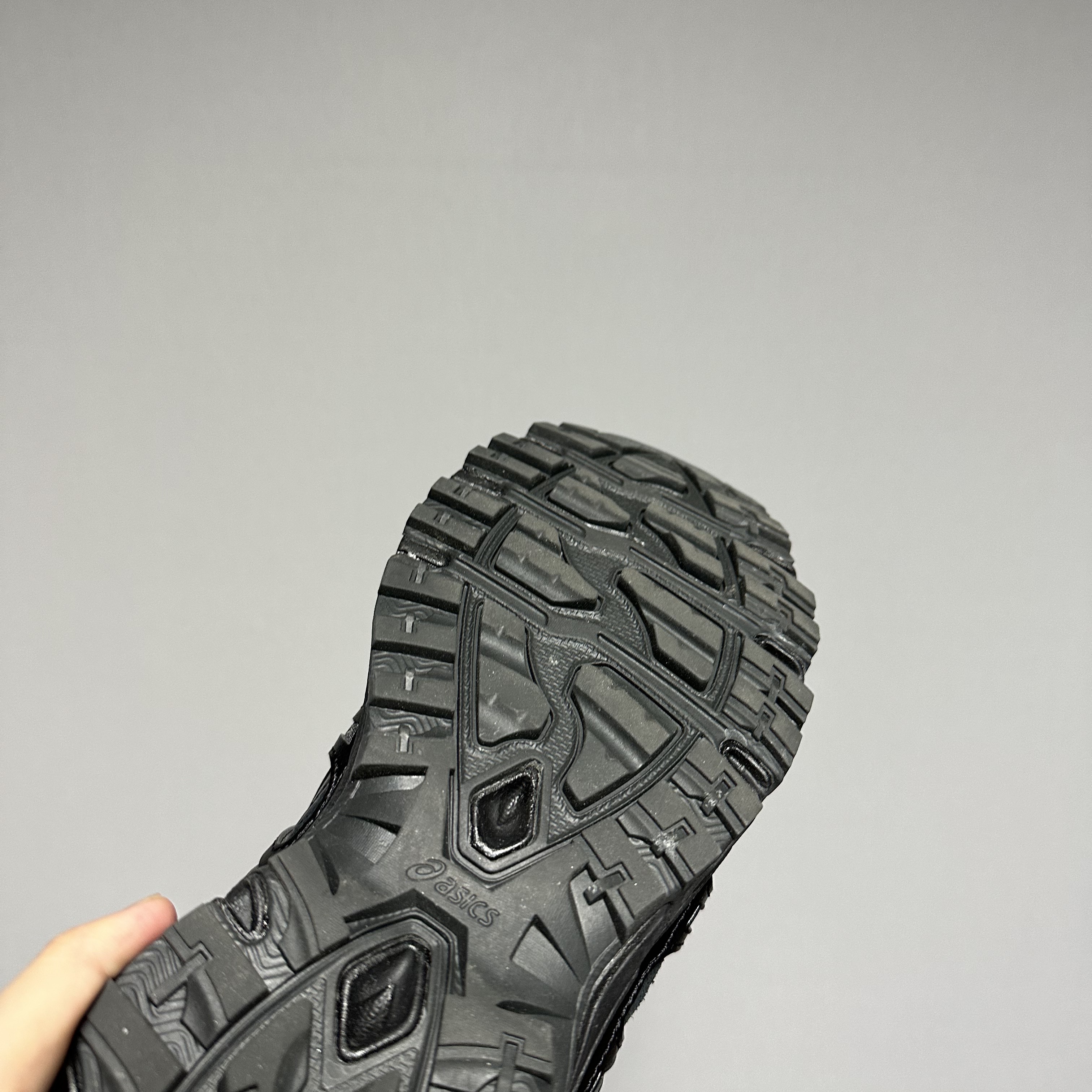 Asics Gel-Sonoma 15-50 Black 착용 스타일 - 4