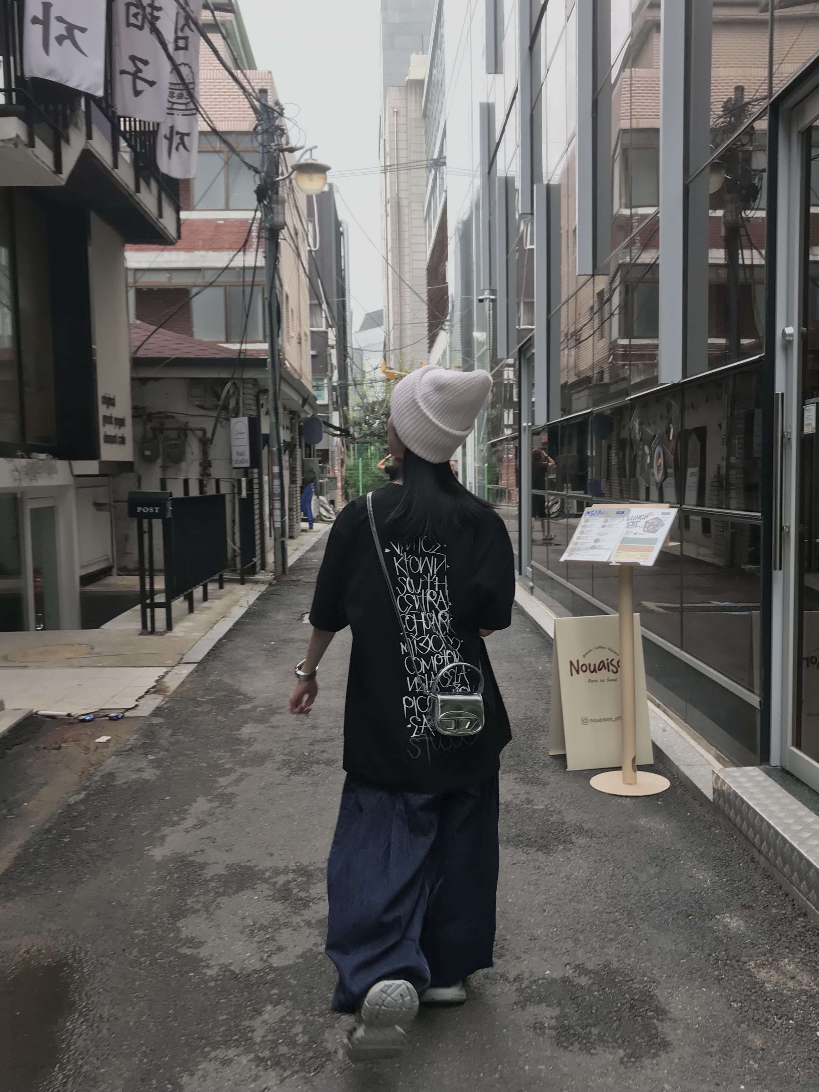 Acne Studios Large Face Logo Beanie Oatmeal Melange, Stussy x Born X Raised Handstyles T-Shirt Black 착용 스타일