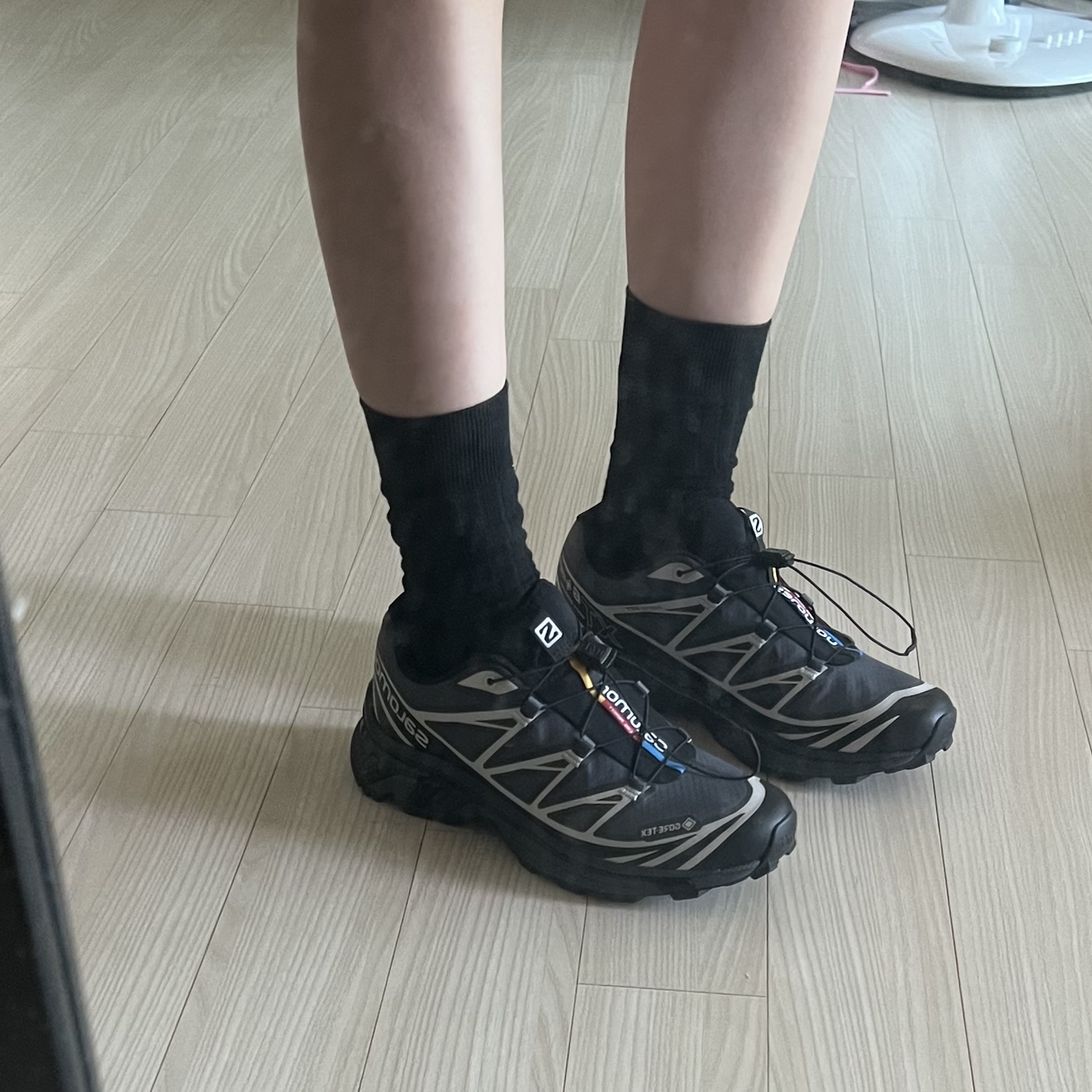 Salomon XT-6 Gore-Tex Black Ebony 착용 스타일