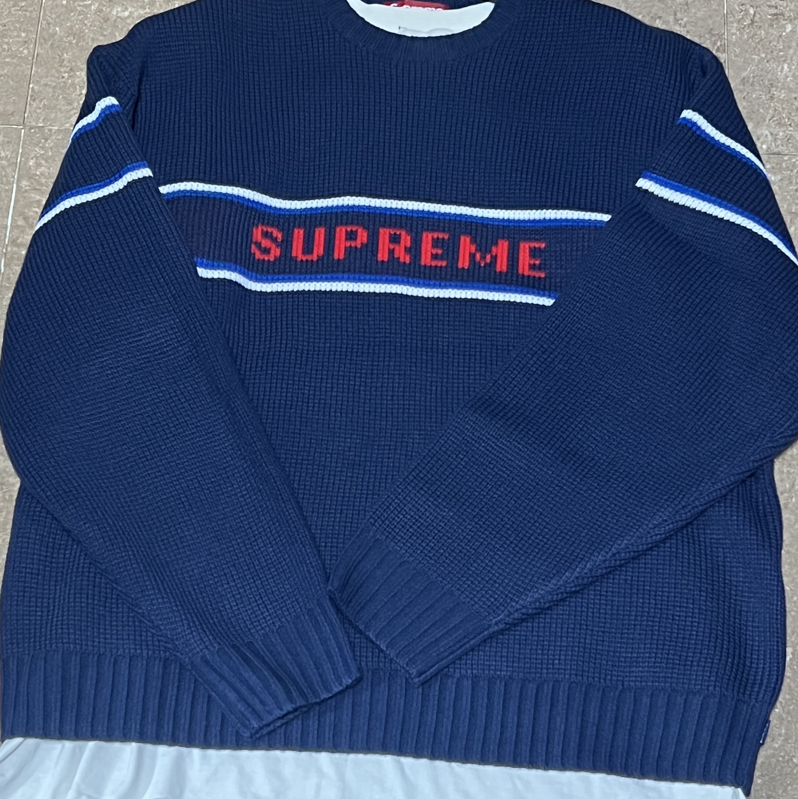 Supreme Chest Stripe Sweater Navy - 23FW 착용 스타일