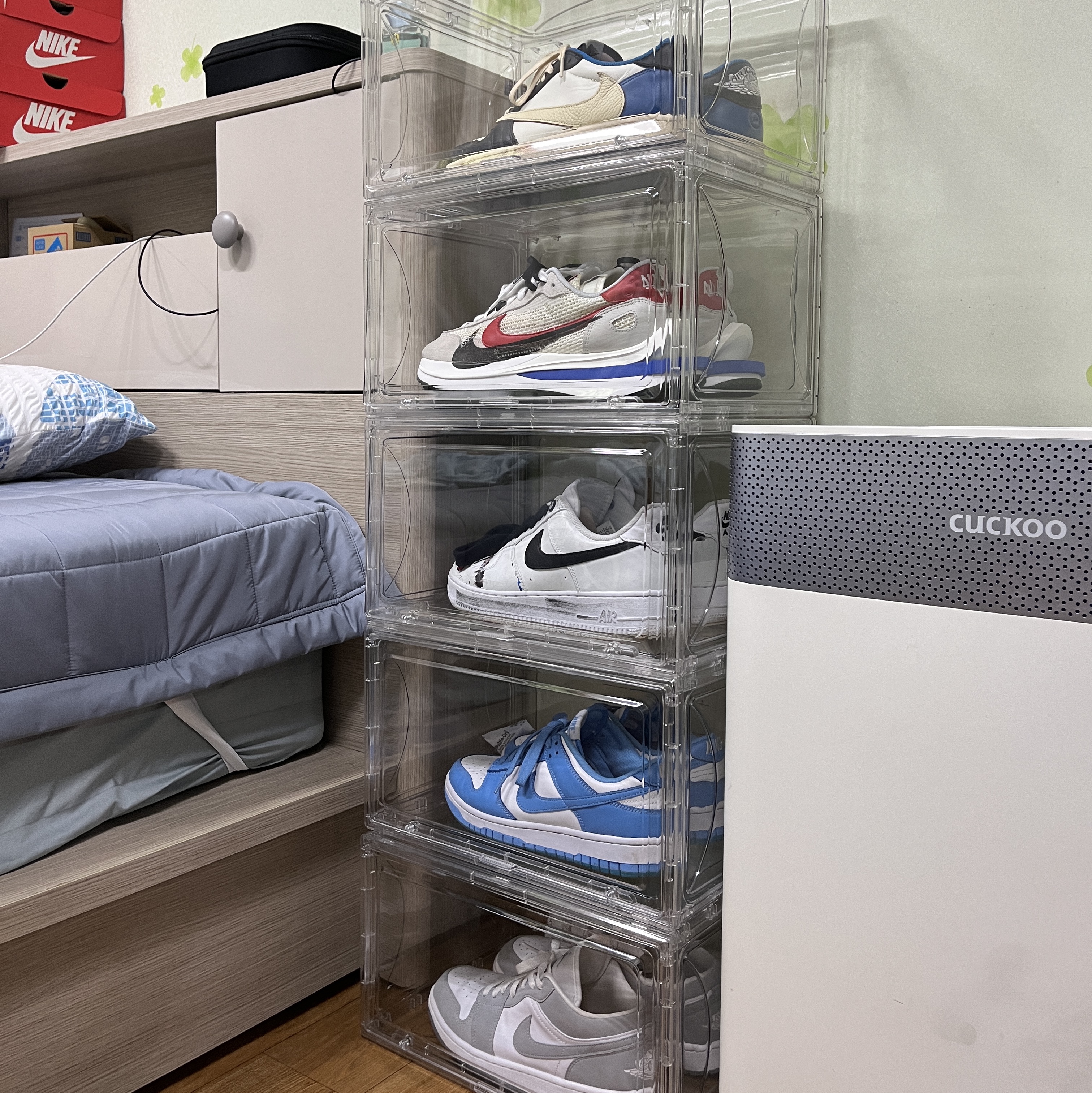 Jordan 1 x Travis Scott x Fragment Retro Low OG SP Military Blue, Nike x Sacai VaporWaffle Royal Fuchsia 착용 스타일