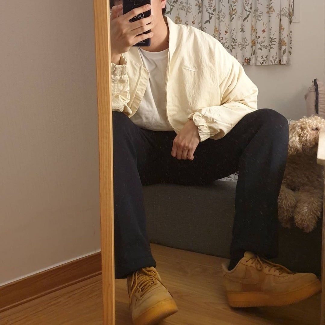 Nike x Fear of God Basketball Jacket String, Nike Air Force 1 Low Flax 착용 스타일 - 1