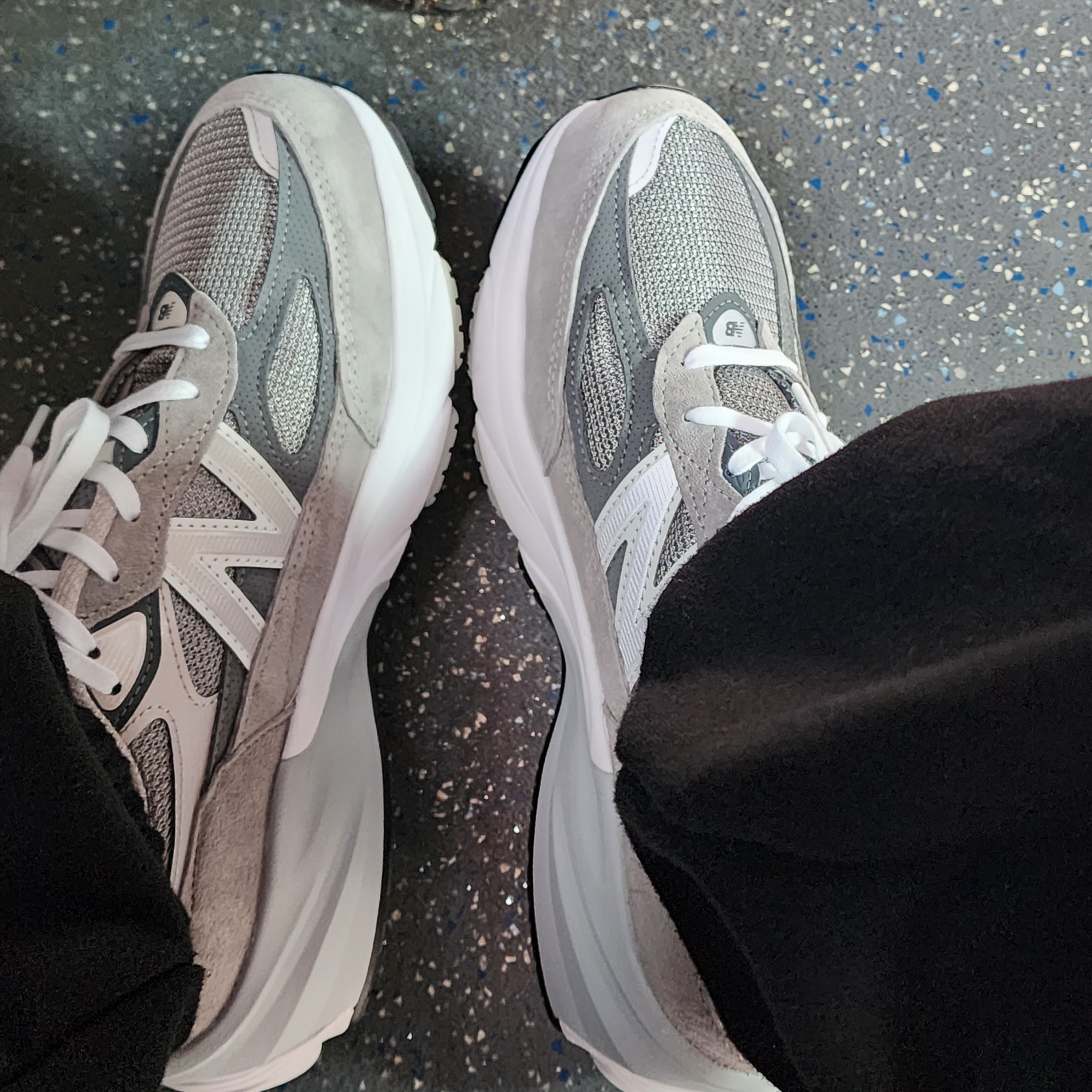 New Balance 990v6 Made in USA Grey - D Standard 착용 스타일