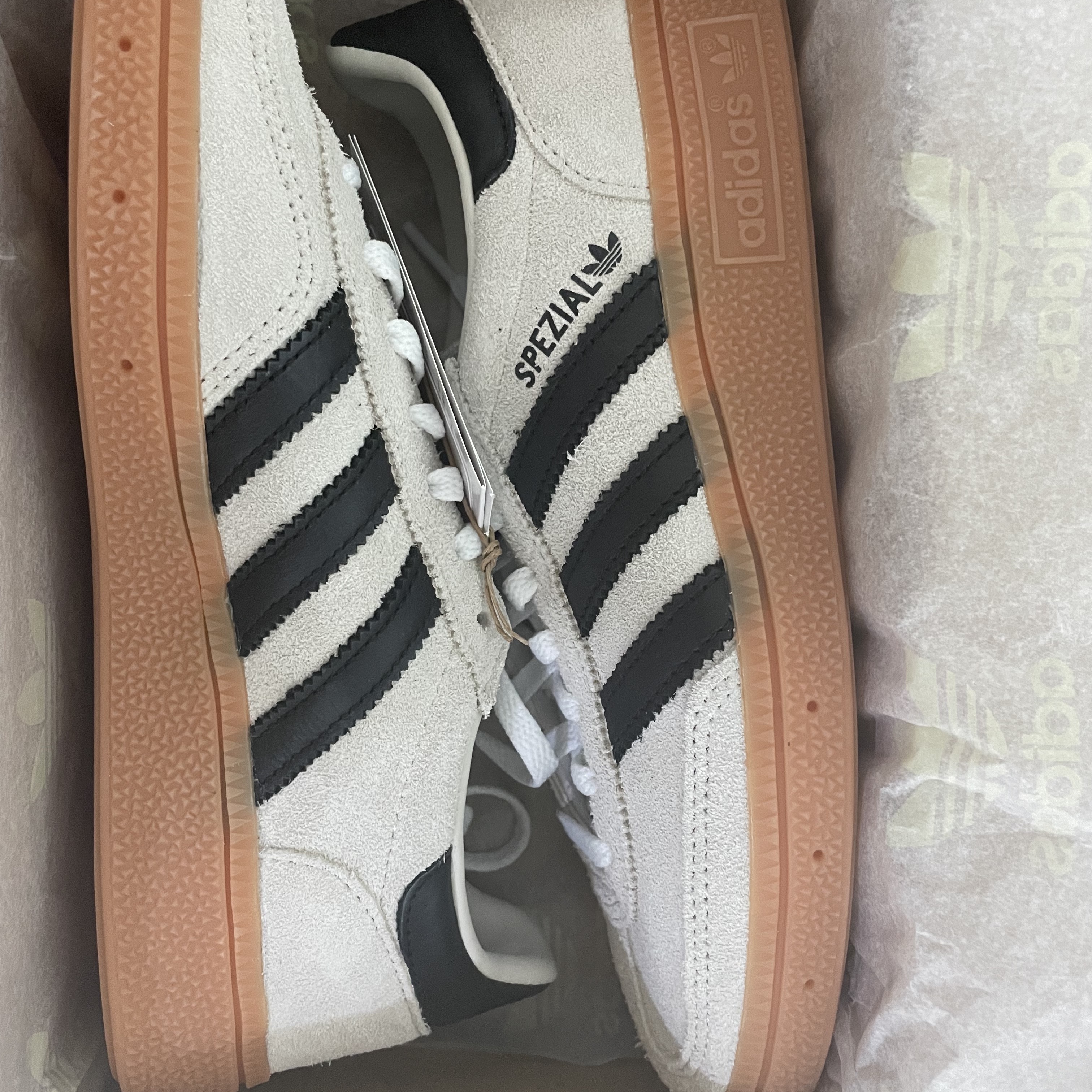 (W) Adidas Spezial Handball Aluminium Core Black 착용 스타일