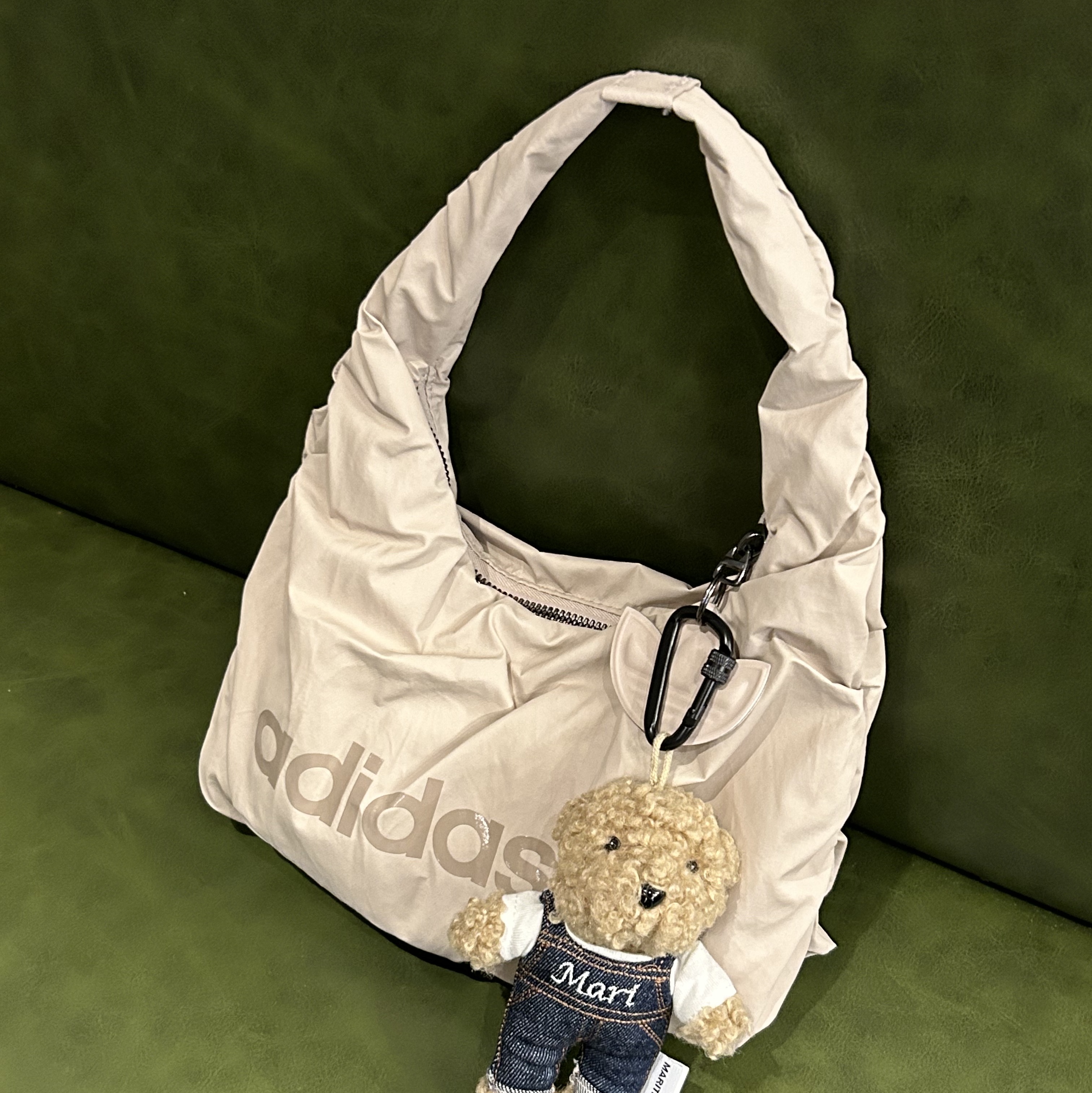 Adidas Mini Shoulder Bag White 착용 스타일