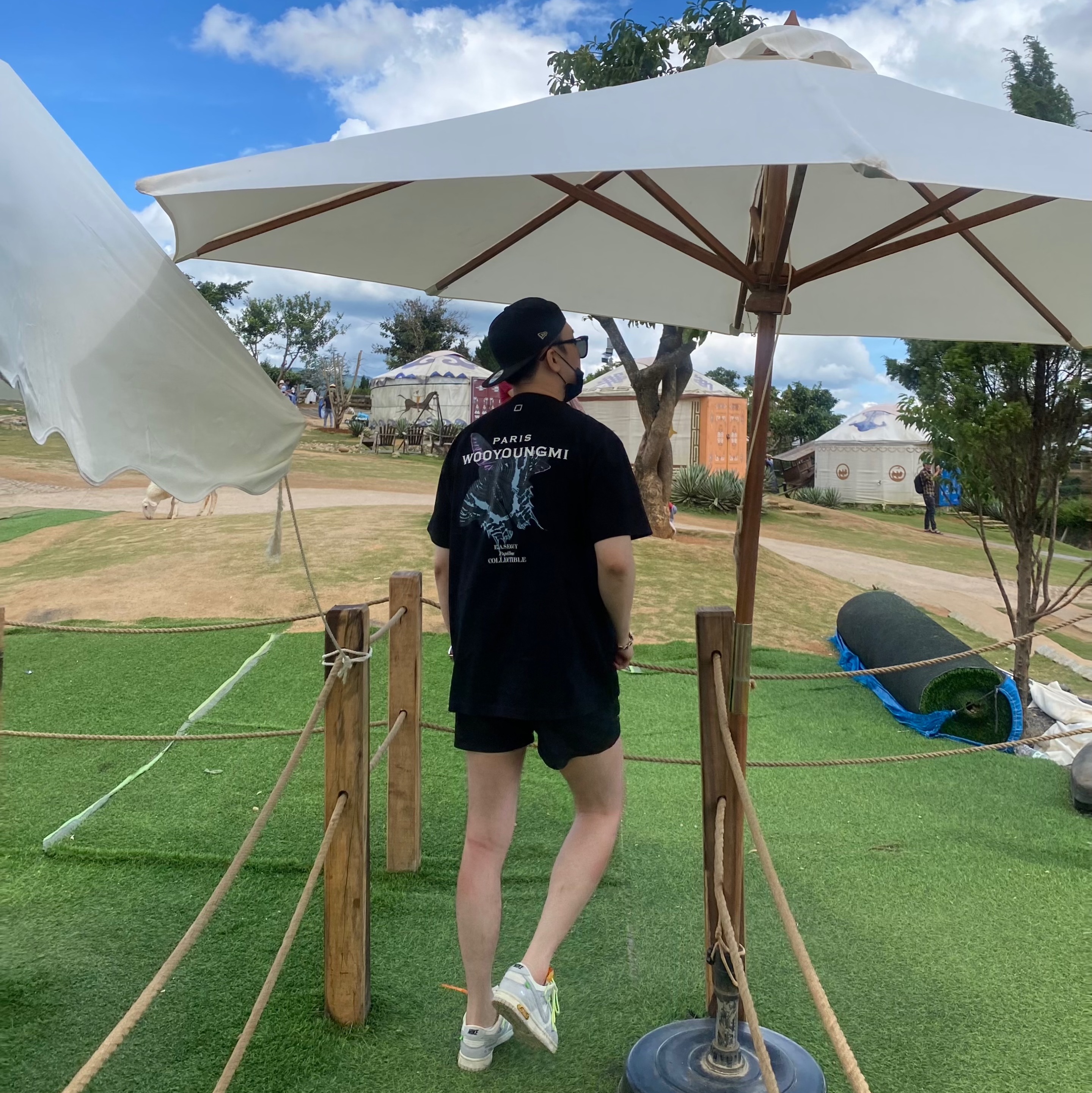 Wooyoungmi Butterfly Back Logo T-shirt Black - 23SS, Nike x Off-White Dunk Low The 50 - Lot 38 착용 스타일